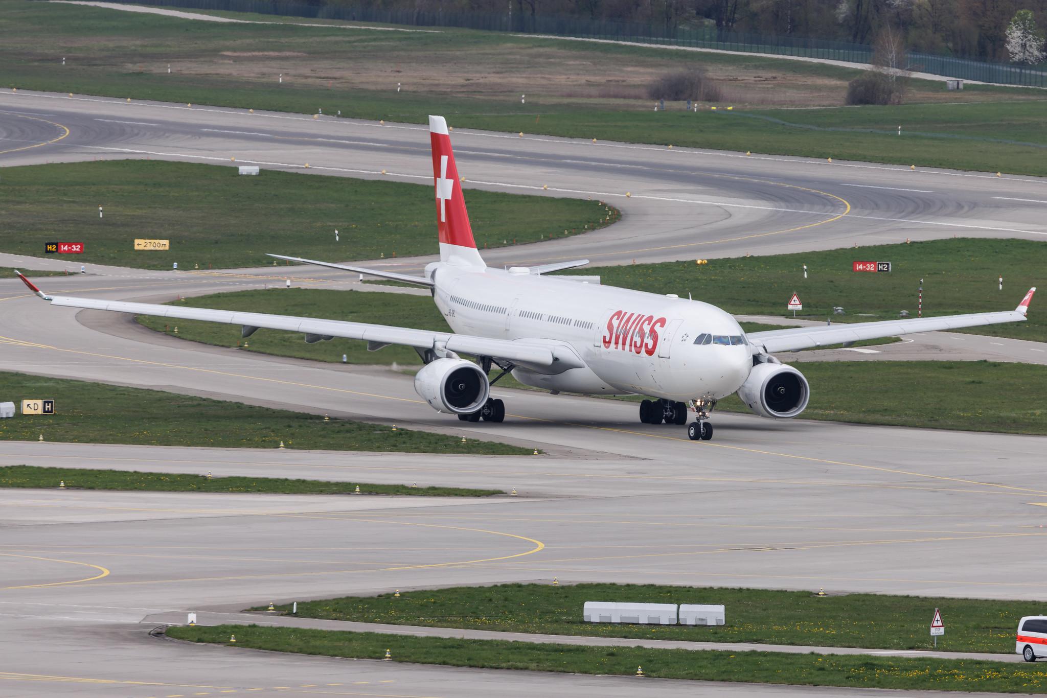 Flughafen Zürich: Swiss (LX / SWR) | Airbus A330-343 A333 | HB-JHL | MSN 1290