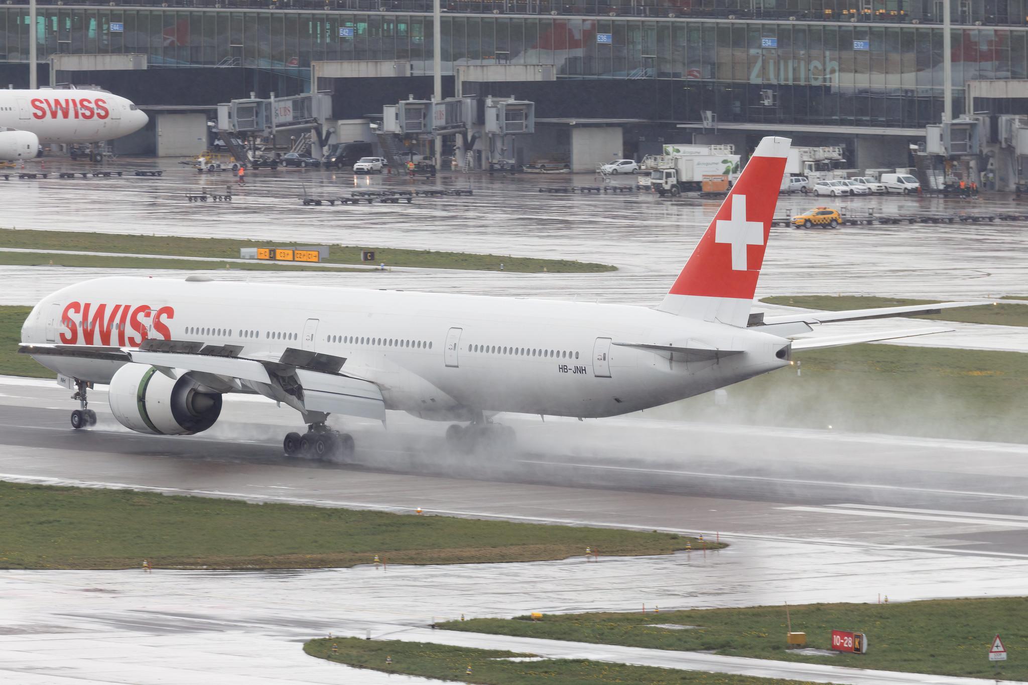 Flughafen Zürich: Swiss (LX / SWR) | Boeing 777-3DE(ER) B77W | HB-JNH | MSN 62753