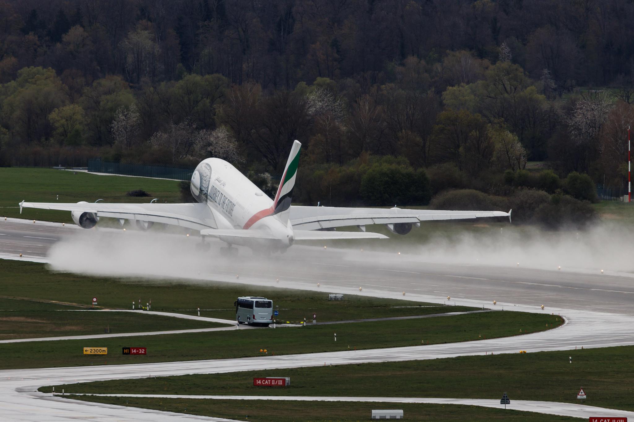 Flughafen Zürich: Emirates (EK / UAE) | Livery: Journey to the Future Livery | Airbus A380-861 A388 | A6-EOD | MSN 168