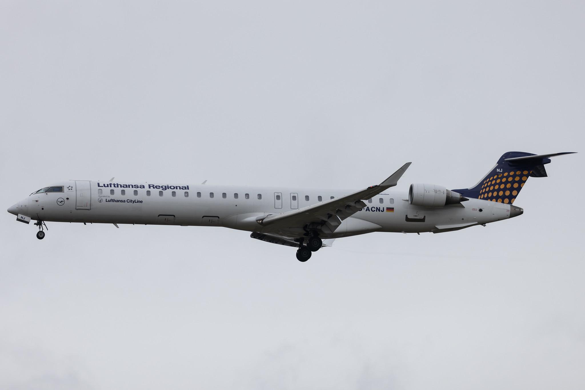 Hamburg Airport: Lufthansa (LH / DLH) | Operator: Lufthansa CityLine |  Mitsubishi CRJ-900LR CRJ9 | D-ACNJ | MSN 15249