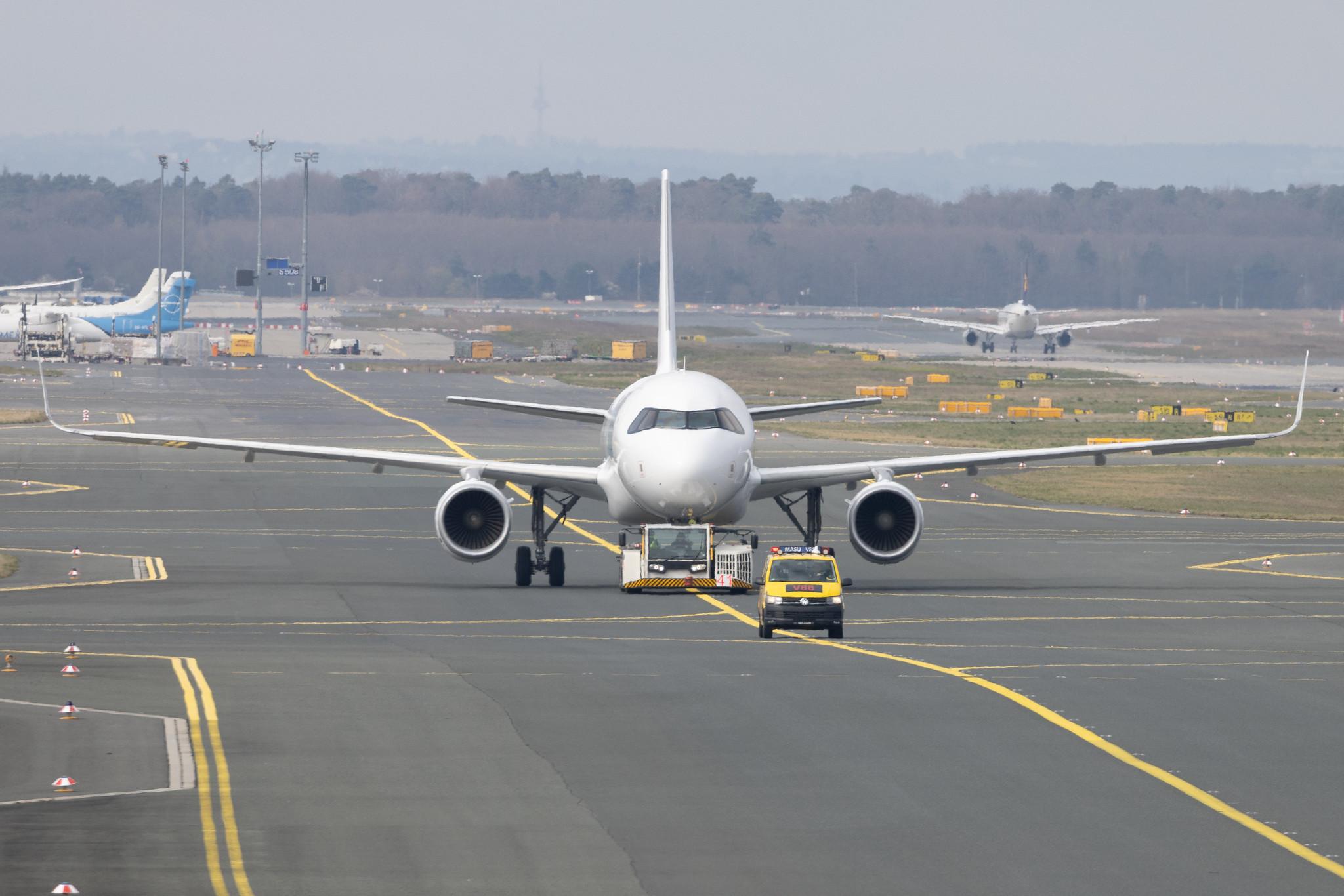 Frankfurt Airport: Lufthansa (LH / DLH) | Airbus A320-214 A320 | D-AIUZ | MSN 7625