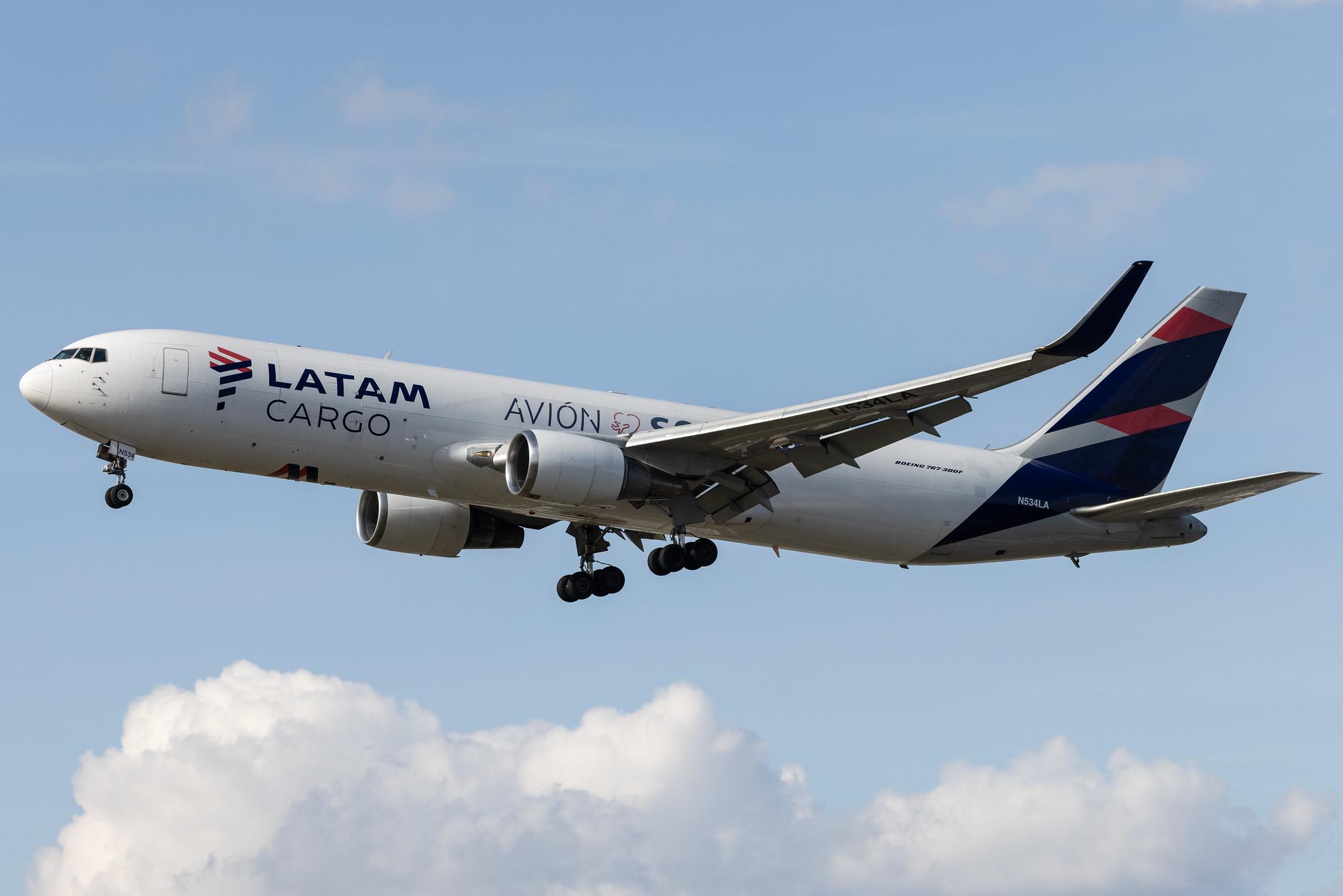 Frankfurt Airport: LATAM Cargo (UC / LCO) | Livery: Avion Solidario Livery | Boeing 767-316F(ER) B763 | N534LA | MSN 32572