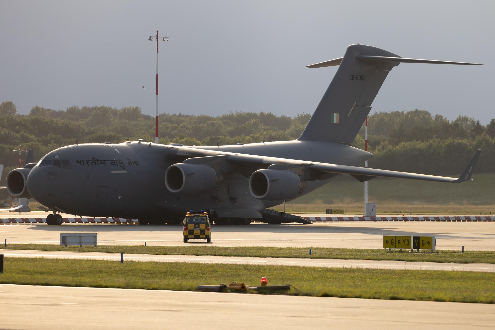 Hamburg Airport: Indian Air Force (/ IFC) | Boeing C-17A Globemaster III C17 | CB-8003 | MSN F-259