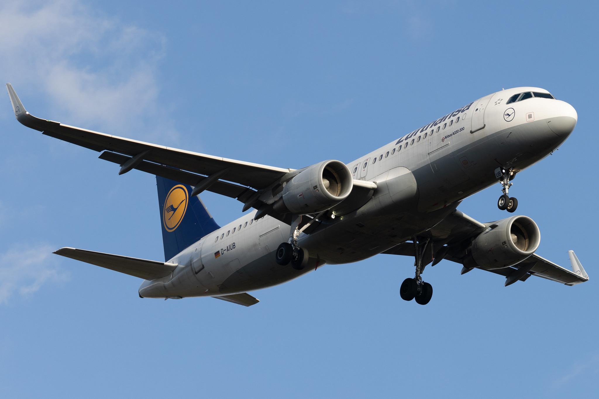 Frankfurt Airport: Lufthansa (LH / DLH) | Airbus A320-214 A320 | D-AIUB | MSN 5972