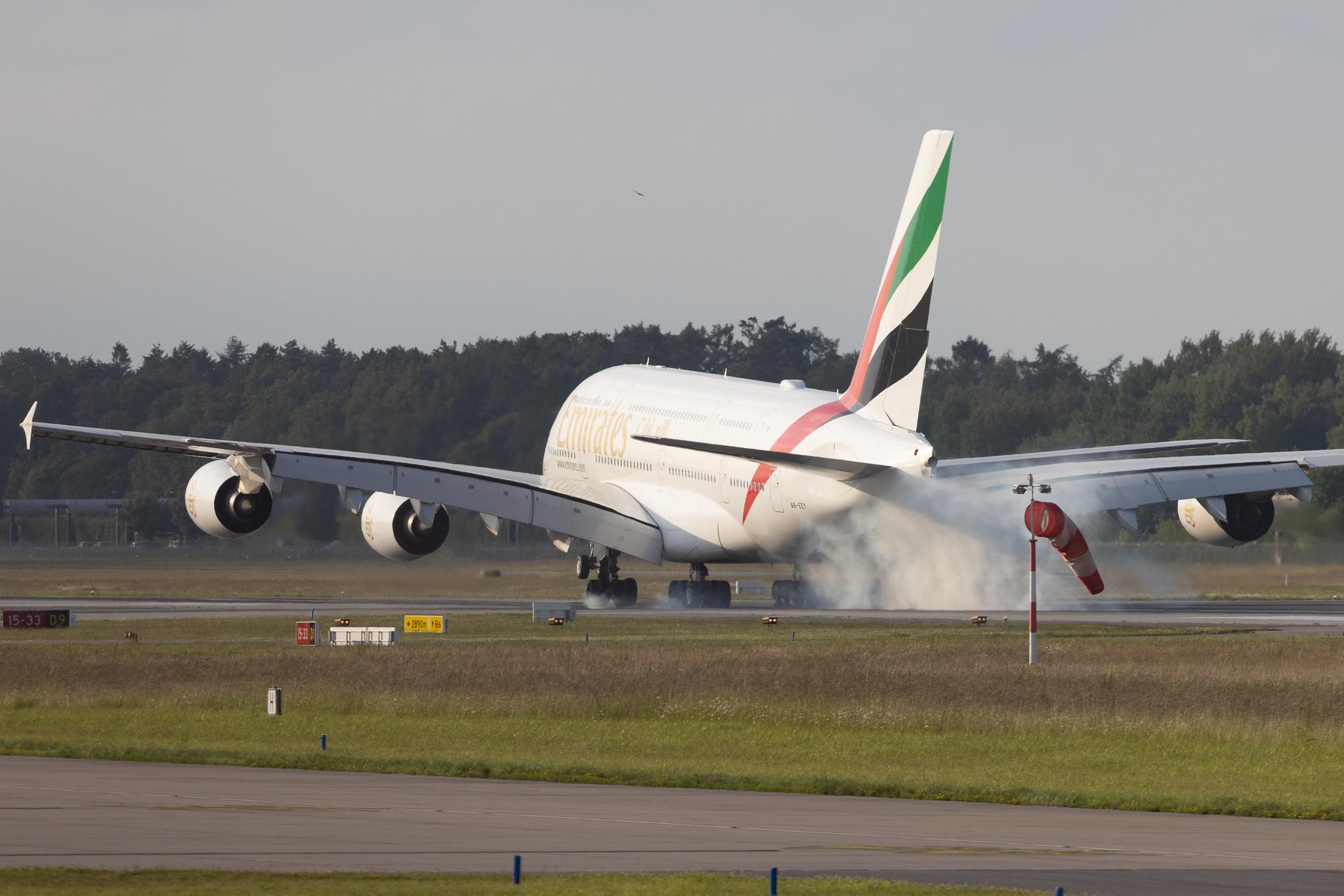 Hamburg Airport: Emirates (EK / UAE) | Airbus A380-861 A388 | A6-EEY | MSN 157