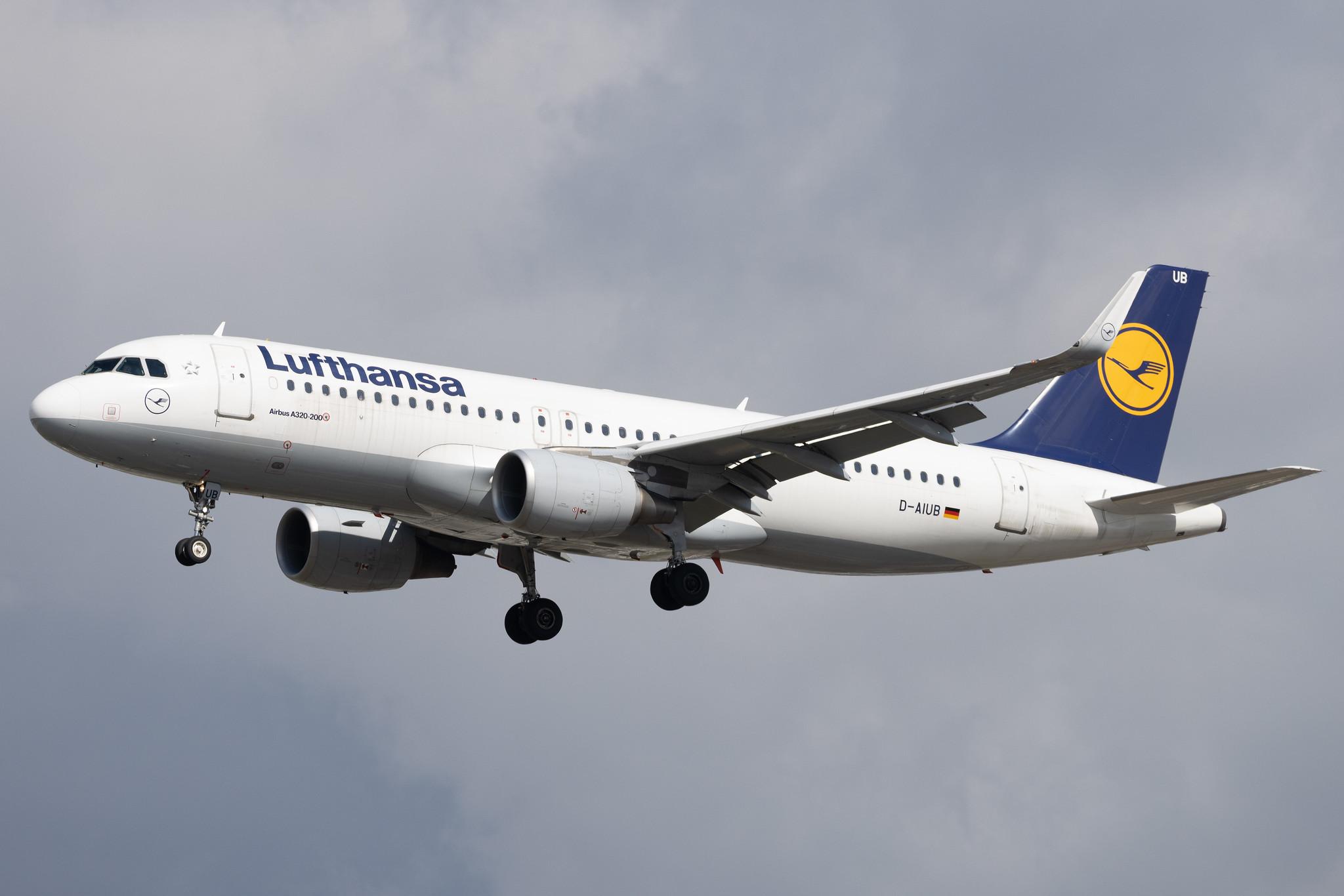 Frankfurt Airport: Lufthansa (LH / DLH) | Airbus A320-214 A320 | D-AIUB | MSN 5972