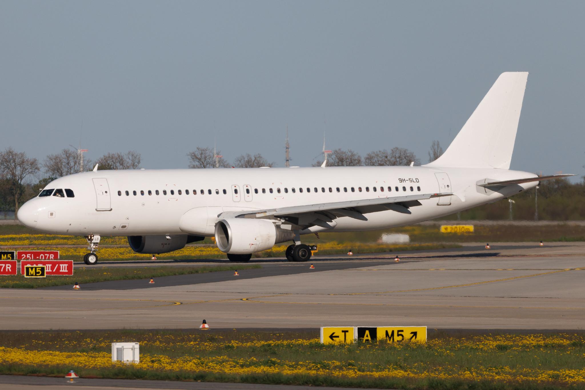 Flughafen Berlin Brandenburg: SmartLynx (6Y / ART) | Operator: SmartLynx Malta | Airbus A320-214 A320 | 9H-SLD | MSN 03396