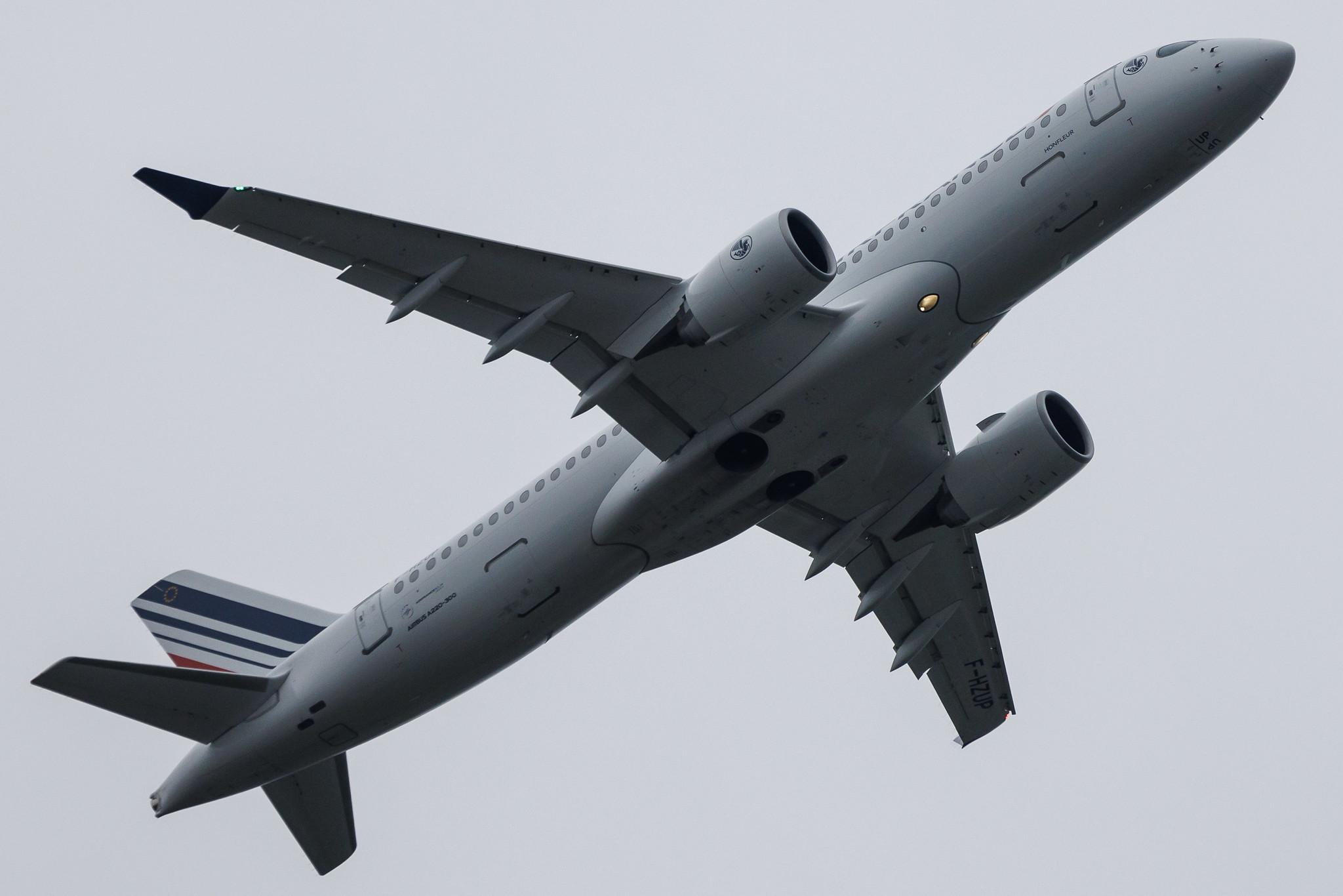 Hamburg Airport: Air France (AF / AFR) |  Airbus A220-300 BCS3 | F-HZUP | MSN 55196