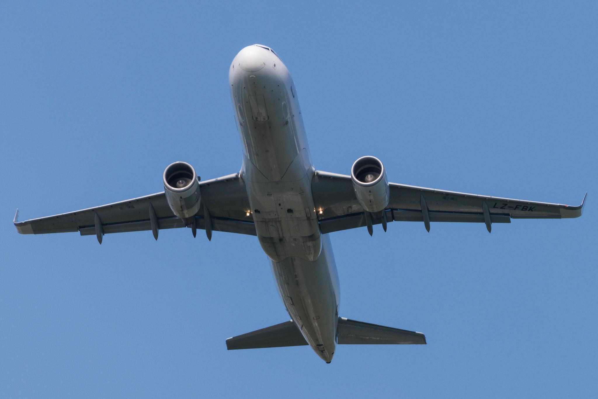 Flughafen Berlin Brandenburg: Bulgaria Air (FB / LZB) | Airbus A320-214 A320 | LZ-FBK | MSN 07345