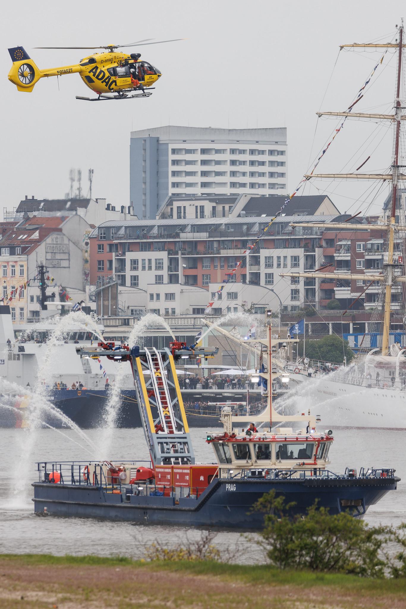 SOS Joint Rescue Operation: ADAC Luftrettung (/ CHX) | Operator: Germany - Air Ambulance |  Airbus Helicopters H145 EC45 | D-HYAG | MSN 20054