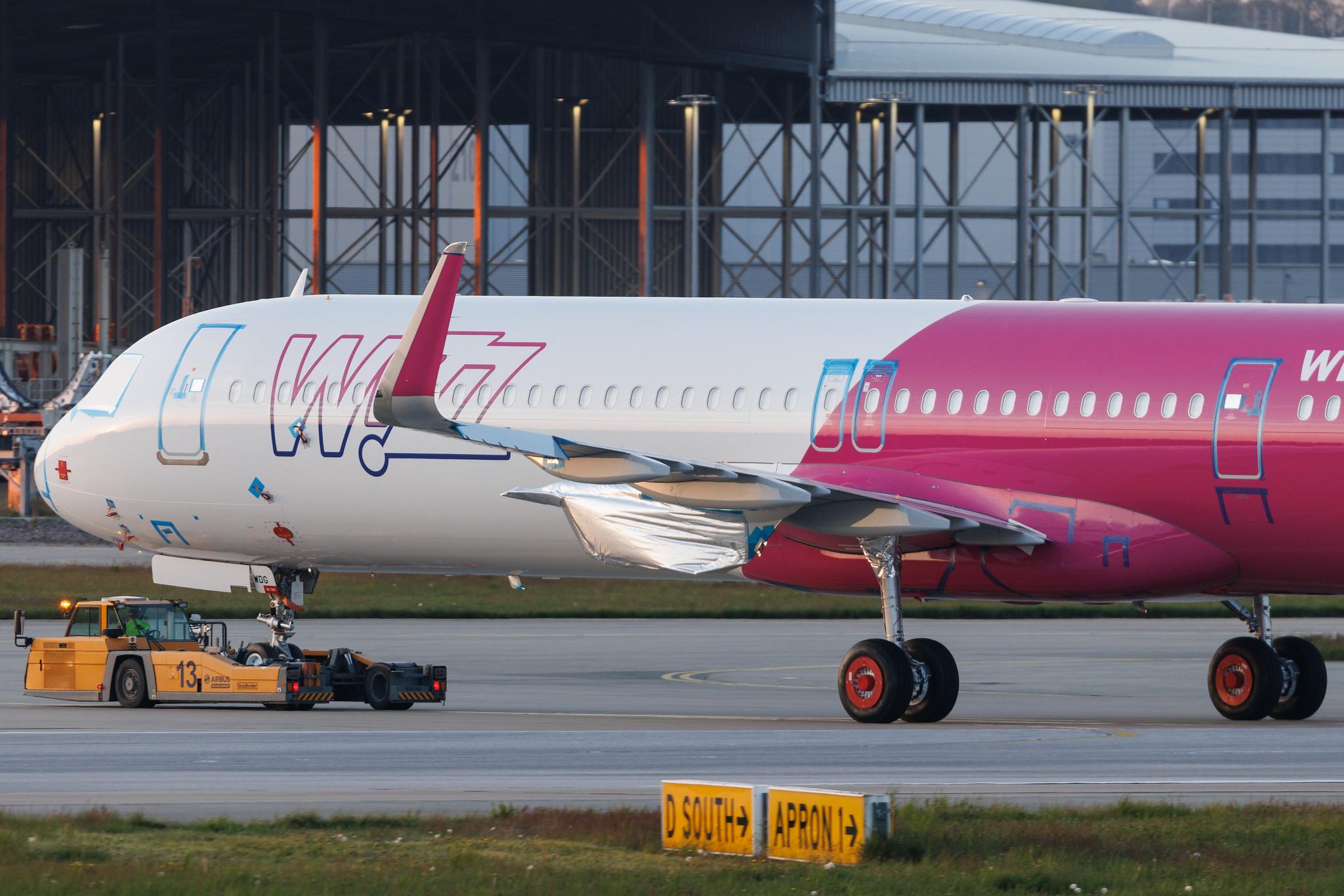Hamburg Finkenwerder: Wizz Air Malta | Airbus A321-271NX A21N | D- | 9H- | MSN 11499