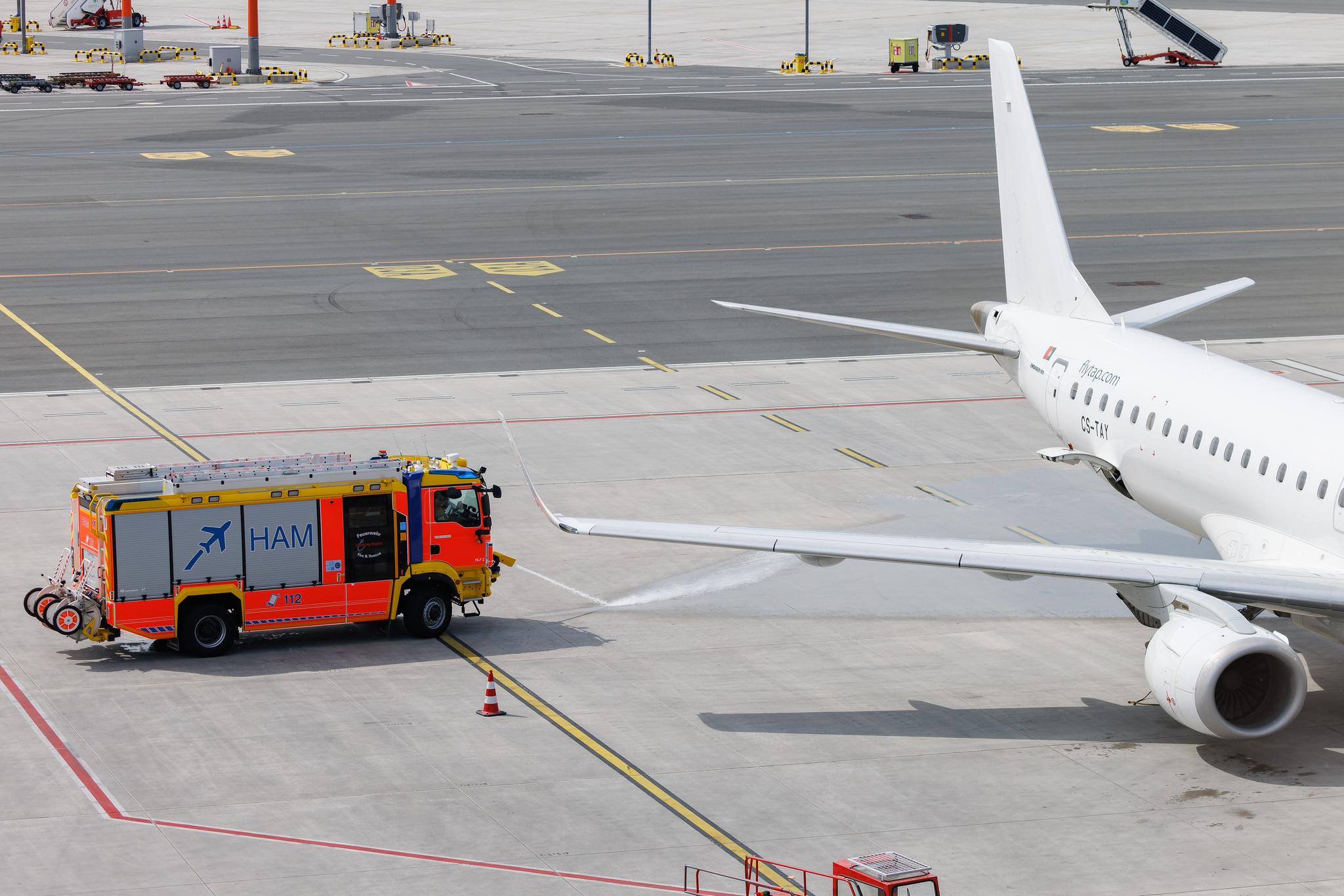 Hamburg Airport: TAP Express (TP / TAP) | Operator: Portugalia Airlines | Embraer E195LR E195 | CS-TAY | MSN 19000357