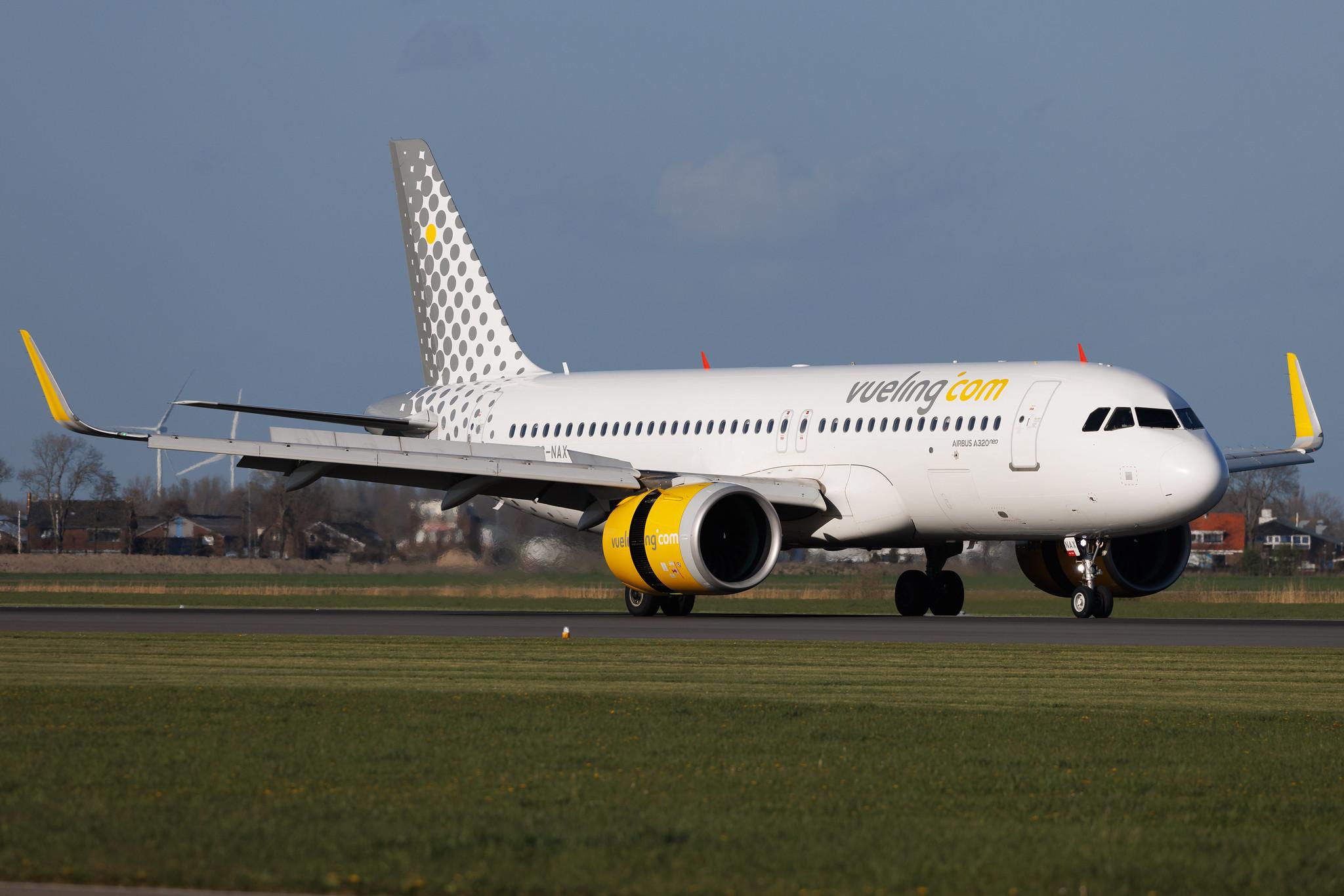 Amsterdam Schiphol: Vueling (VY / VLG) | Airbus A320-271N A20N | EC-NAX | MSN 8584