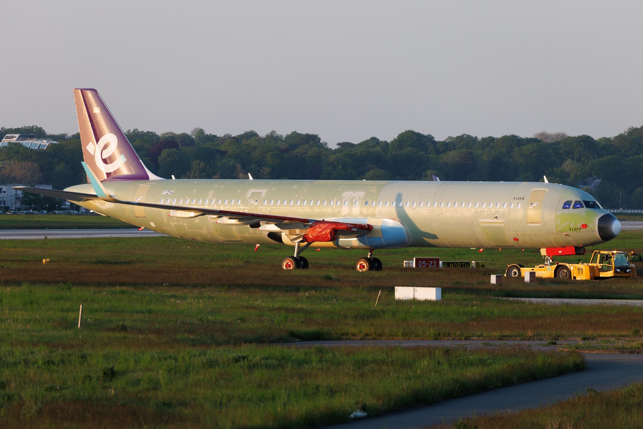 Hamburg Finkenwerder: Hong Kong Express (UO / HKE) | Airbus A321-251NX A21N | D-AZYK | B-KKB | MSN 11294