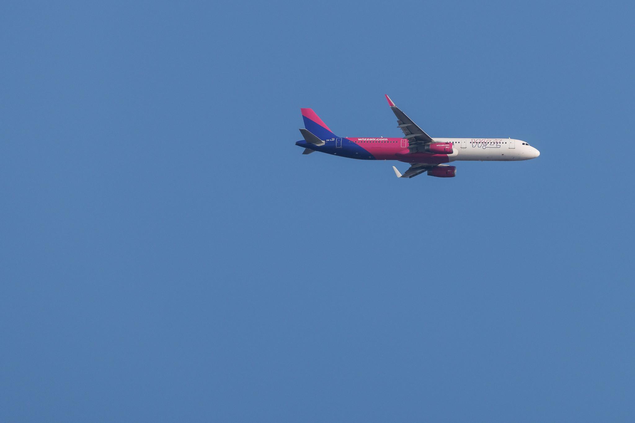 Hamburg Finkenwerder: Wizz Air (W6 / WZZ) | Airbus A321-231 A321 | HA-LXP | MSN 7578