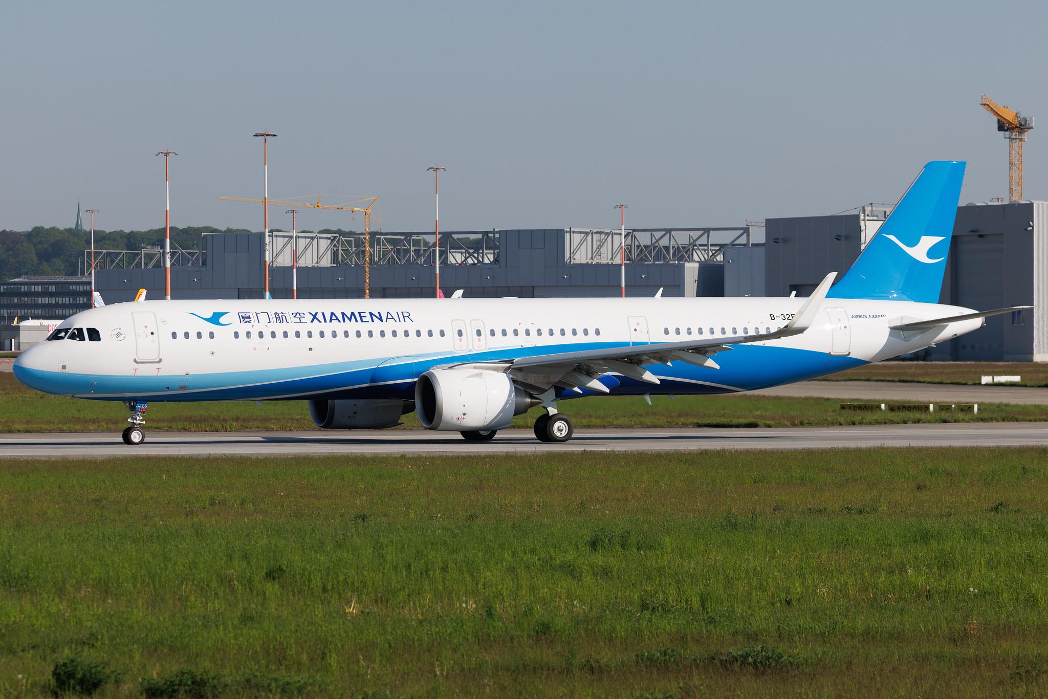 Hamburg Finkenwerder: Xiamen Air (MF / CXA) | Airbus A321-251NX A21N | B-32E5 | MSN 11371