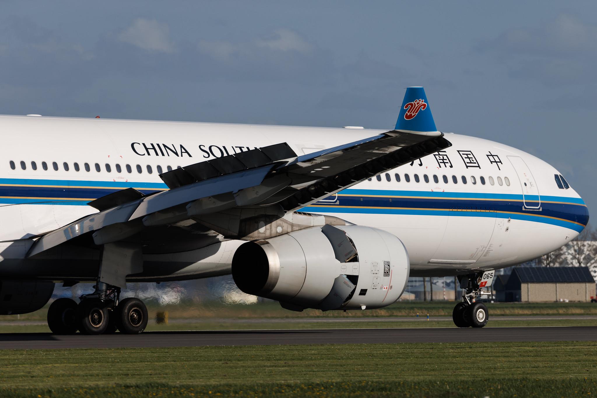 Amsterdam Schiphol: China Southern Airlines (CZ / CSN) | Airbus A330-343 A333 | B-1065 | MSN 1858
