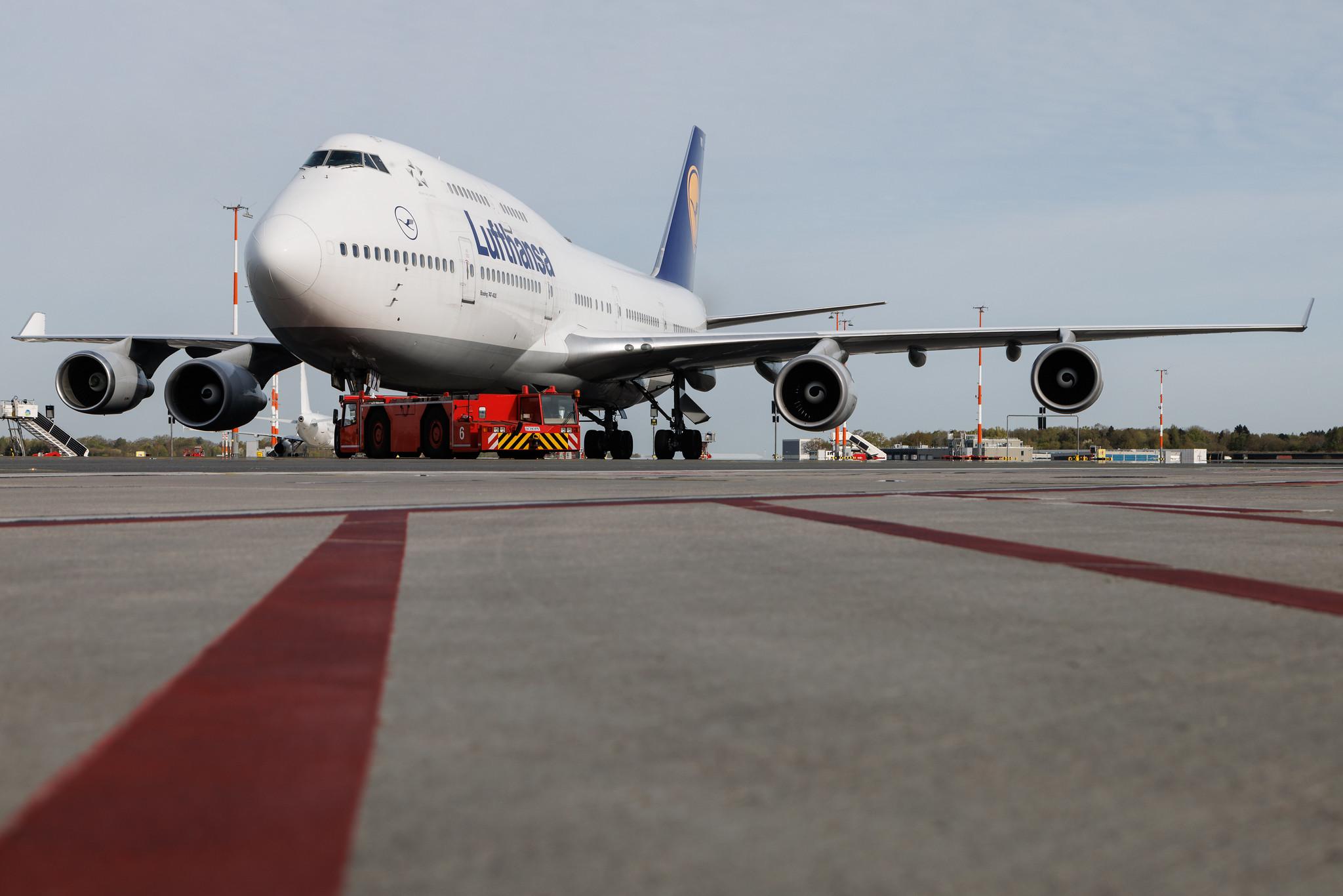 Hamburg Airport: Lufthansa (LH / DLH) | Boeing 747-430 B744 | D-ABVX | MSN 29868