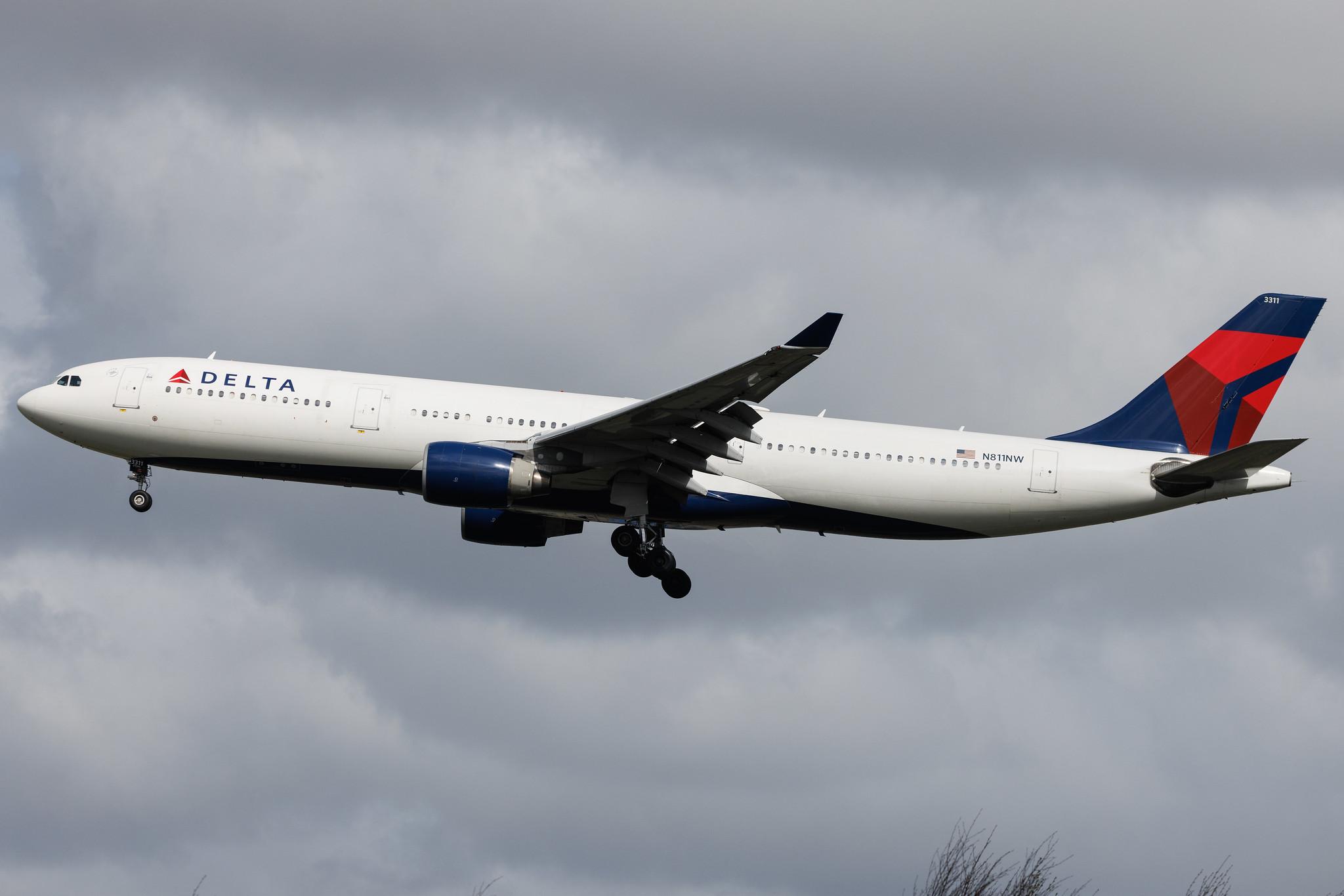 Amsterdam Schiphol: Delta Air Lines (DL / DAL) | Airbus A330-323 A333 | N811NW | MSN 0690