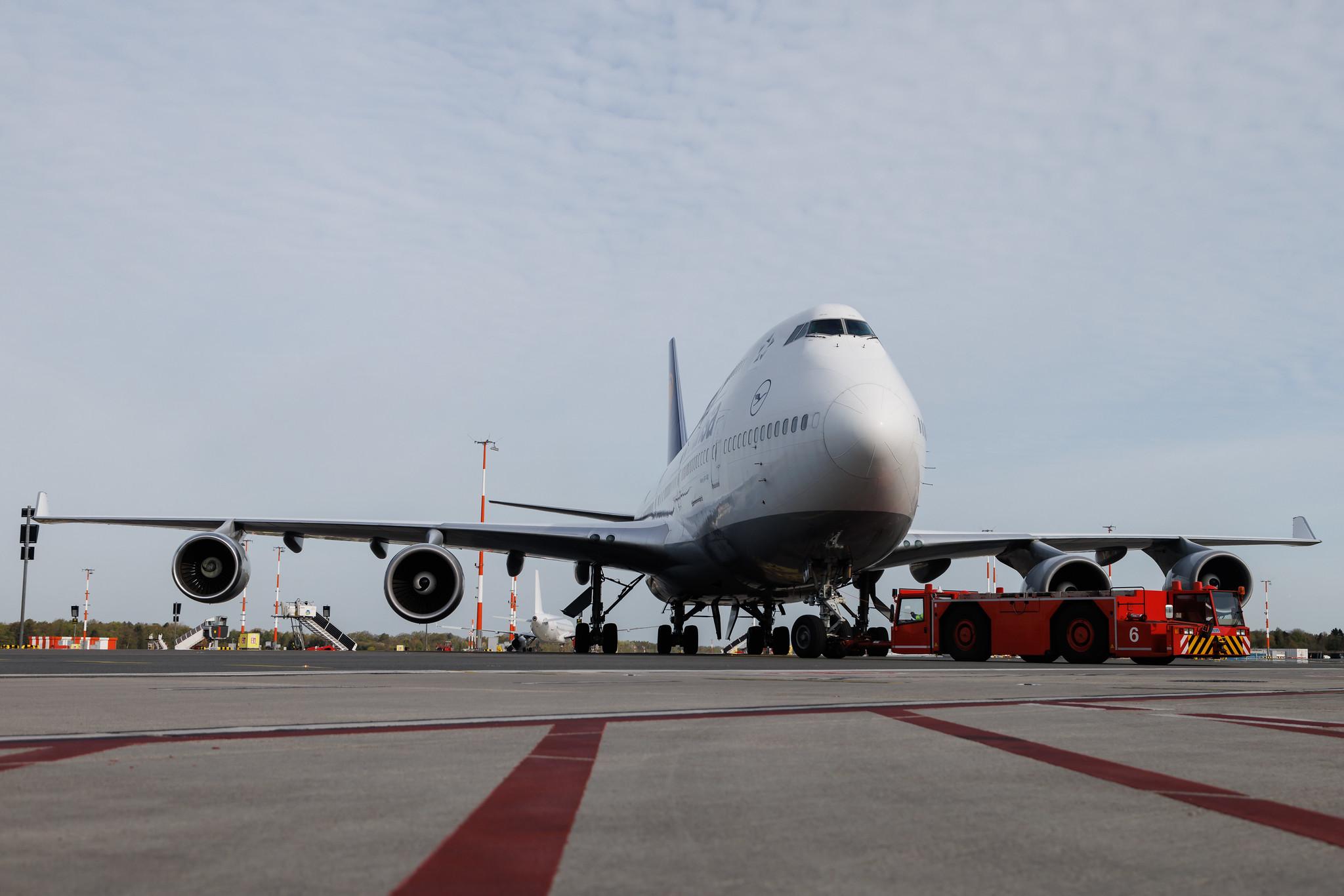 Hamburg Airport: Lufthansa (LH / DLH) | Boeing 747-430 B744 | D-ABVX | MSN 29868