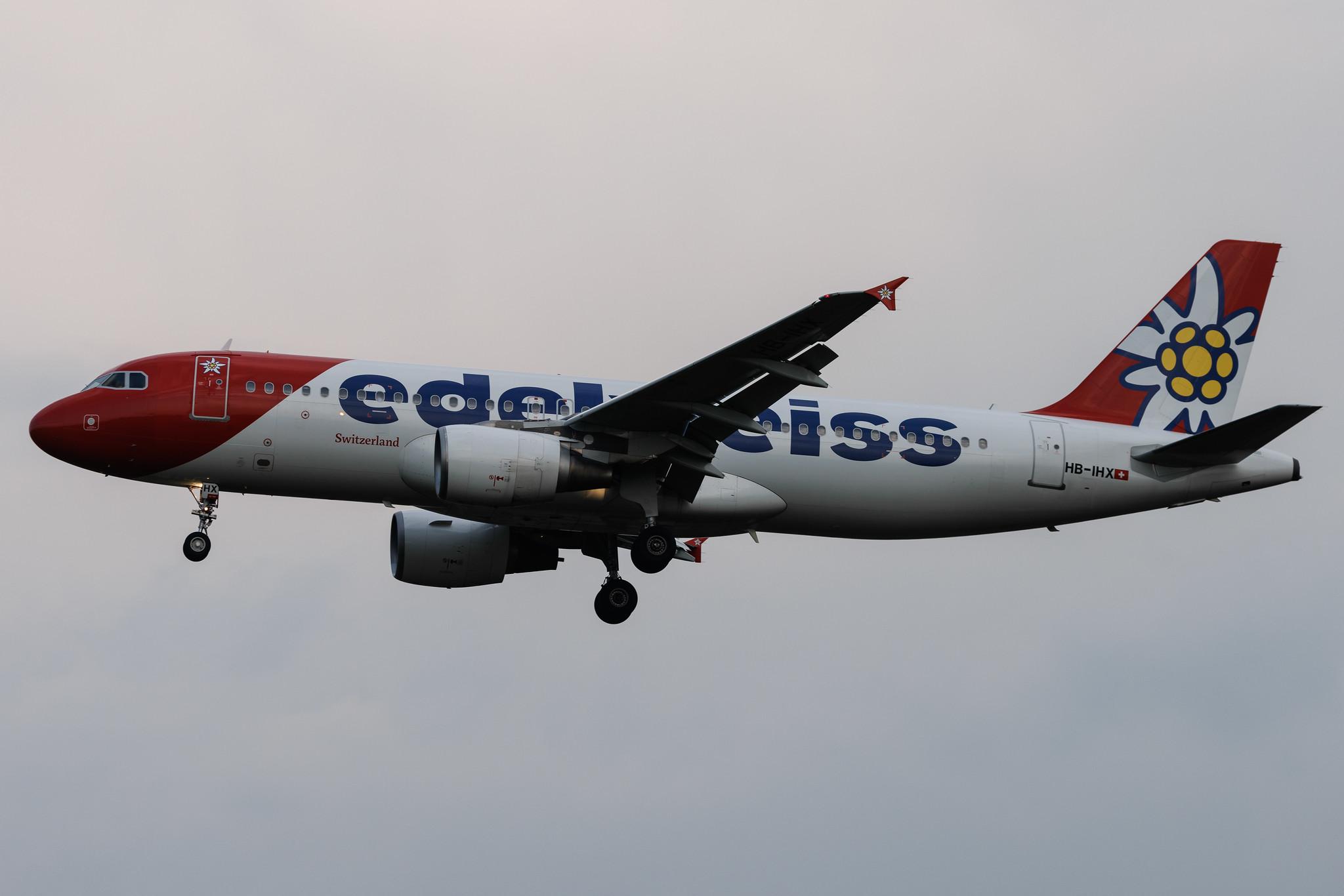 Hamburg Airport: Edelweiss Air (WK / EDW) | Airbus A320-214 A320 | HB-IHX | MSN 0942