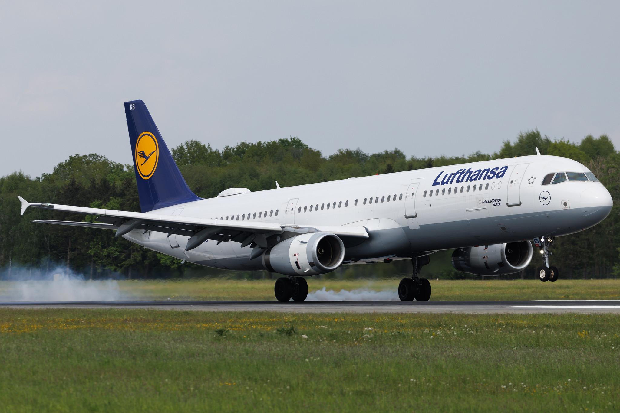Hamburg Airport: Lufthansa (LH / DLH) | Airbus A321-131 A321 | D-AIRS | MSN 0595