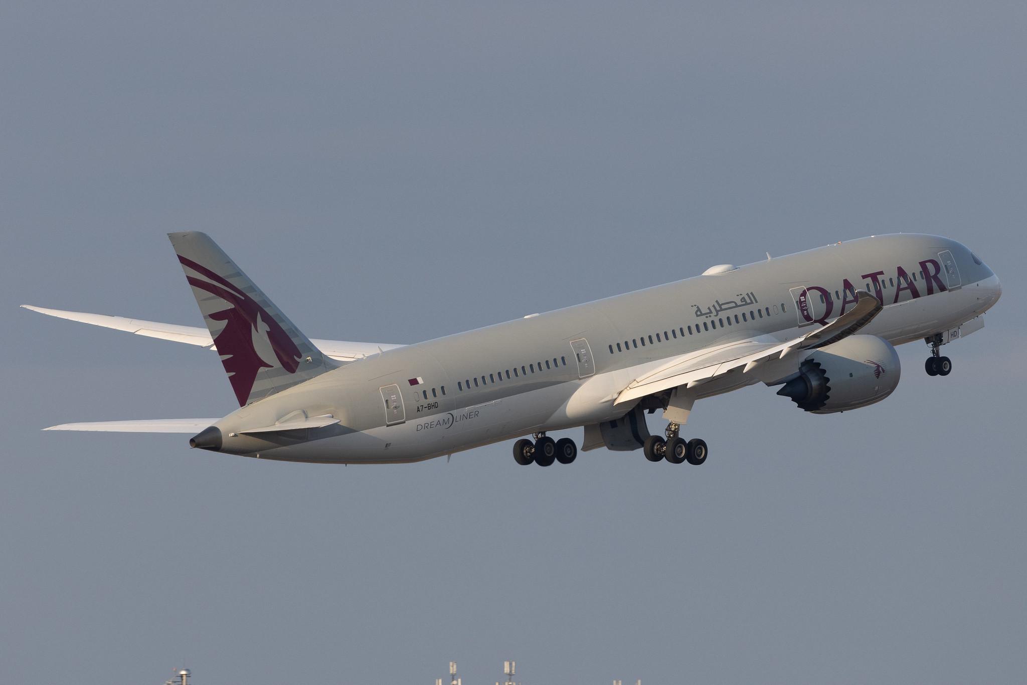 Flughafen Berlin Brandenburg: Qatar Airways (QR / QTR) | Boeing 787-9 Dreamliner B789 | A7-BHD | MSN 64216