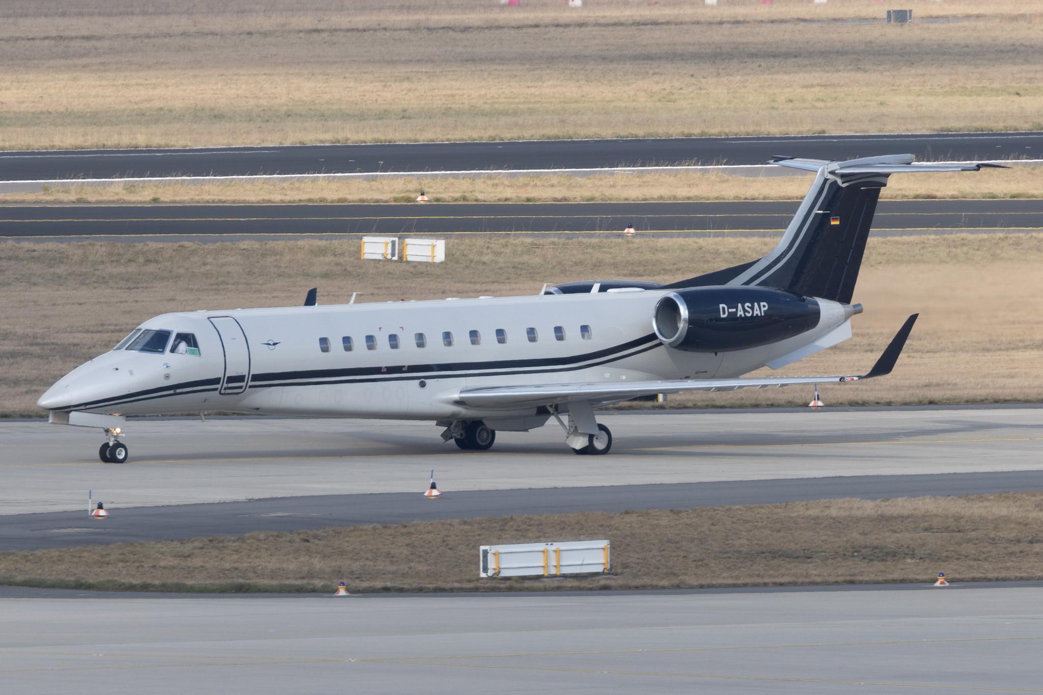Flughafen Berlin Brandenburg: Air Hamburg (/ AHO) | Embraer Legacy 650E E35L | D-ASAP | MSN 14501230