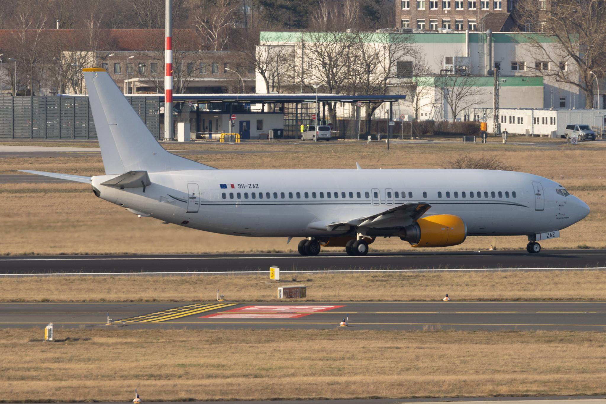 Flughafen Berlin Brandenburg: Air Horizont (HT / HAT) |  Boeing 737-436 B734 | 9H-ZAZ | MSN 25349