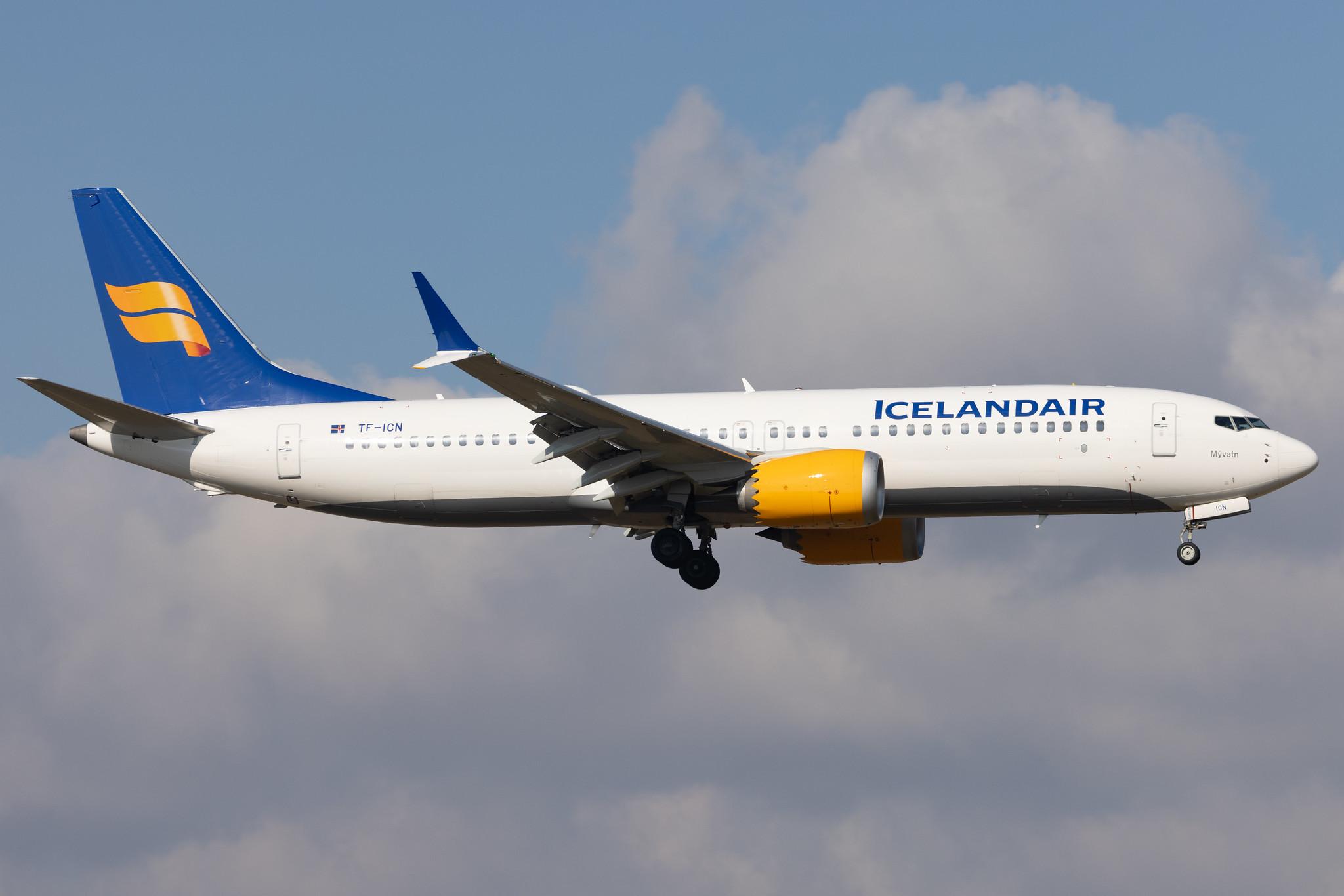 Flughafen Berlin Brandenburg: Icelandair (FI / ICE) | Boeing 737 MAX 8 B38M | TF-ICN | MSN 44356