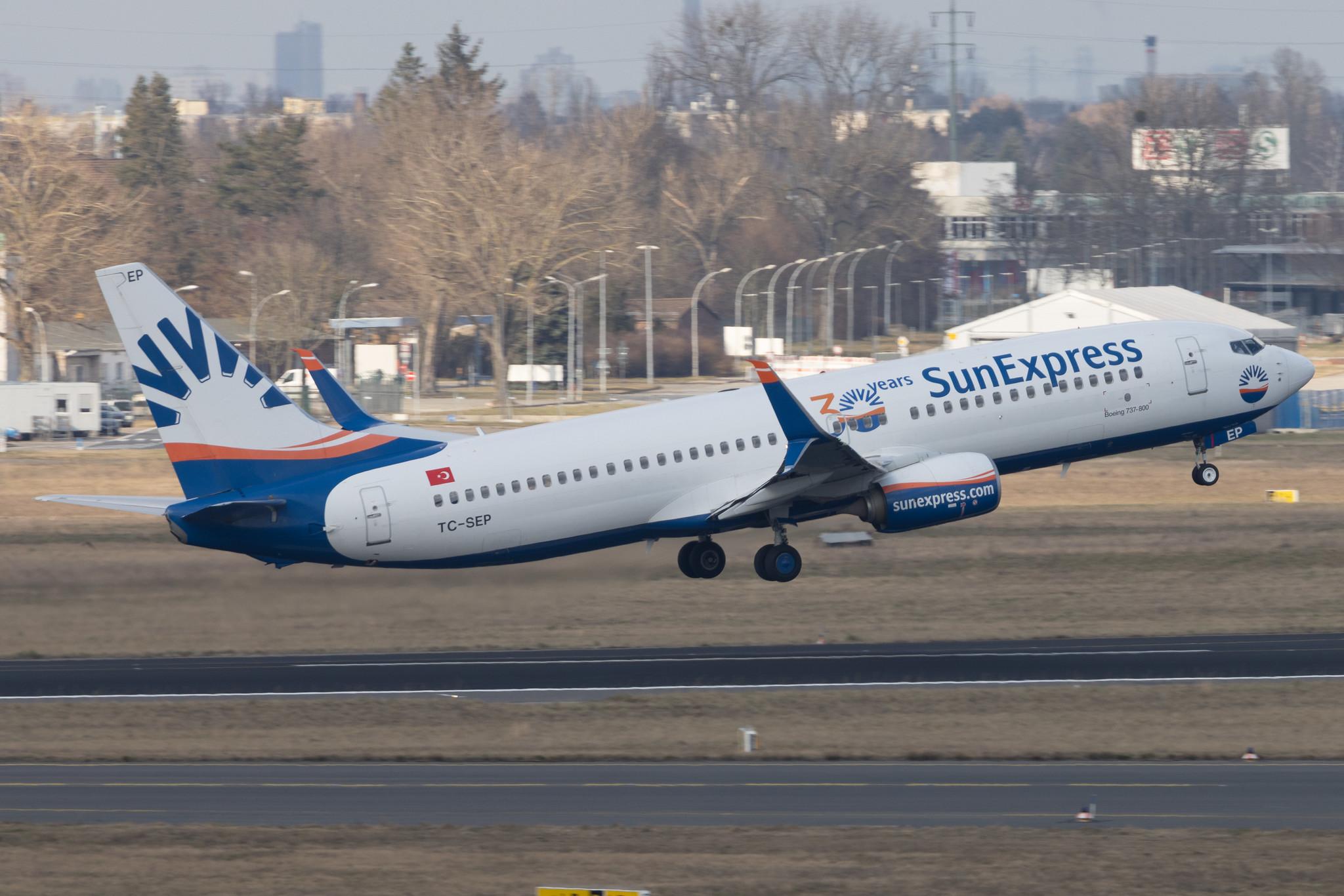 Flughafen Berlin Brandenburg: SunExpress (XQ / SXS) | Boeing 737-8HC B738 | TC-SEP | MSN 61180