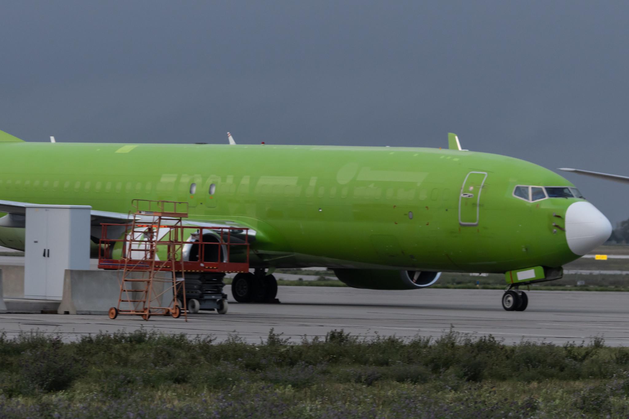 Leipzig Halle Airport: DHL (D0 / DHK) | Operator: Cargo Air | Boeing 737-8K2(SF) B738 | LZ-CGB | MSN 28374