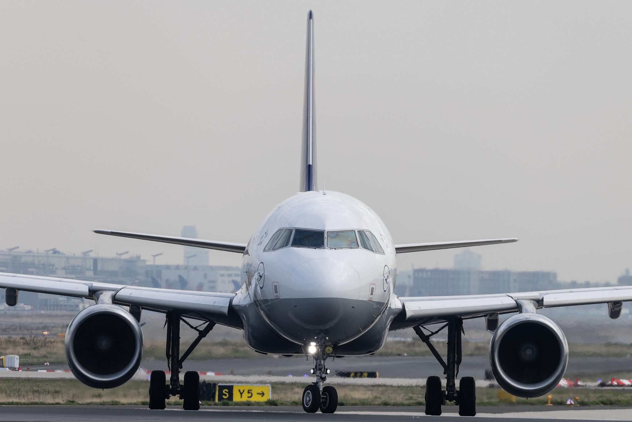 Frankfurt Airport: Lufthansa (LH / DLH) | Airbus A320-214 A320 | D-AIUP | MSN 6807