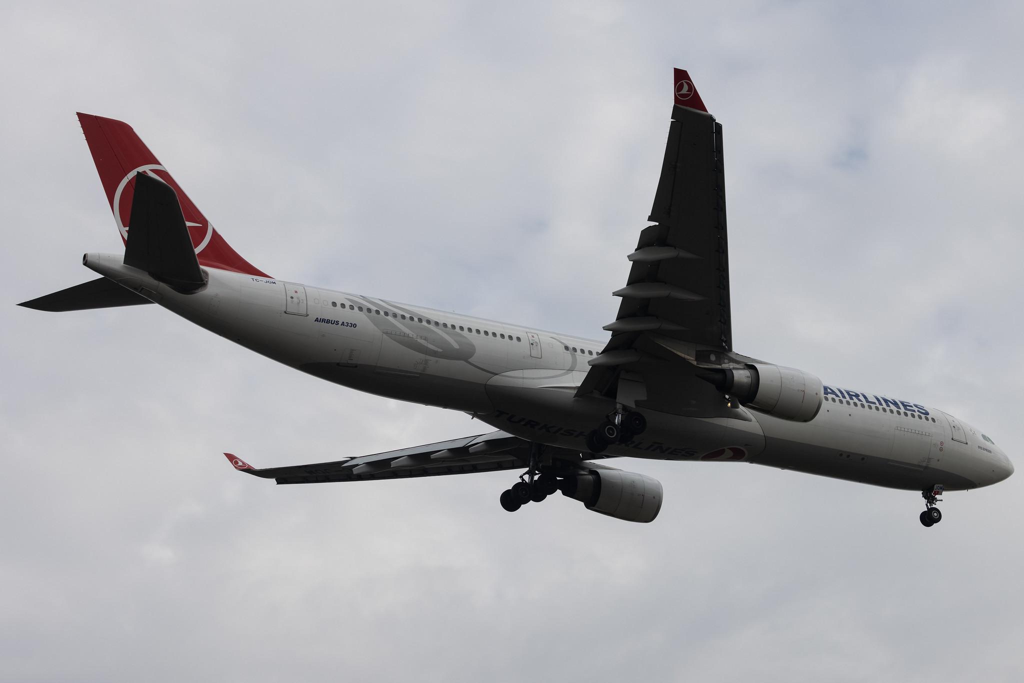 Frankfurt Airport: Turkish Airlines (TK / THY) | Airbus A330-302 A333 | TC-JOM | MSN 1499