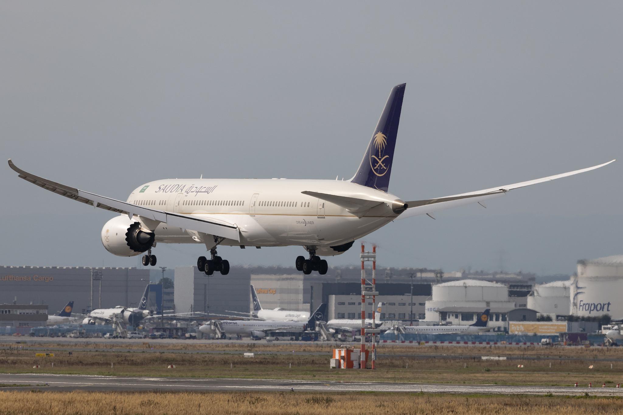 Frankfurt Airport: Saudia (SV / SVA) |  Boeing 787-9 Dreamliner B789 | HZ-ARF | MSN 41549