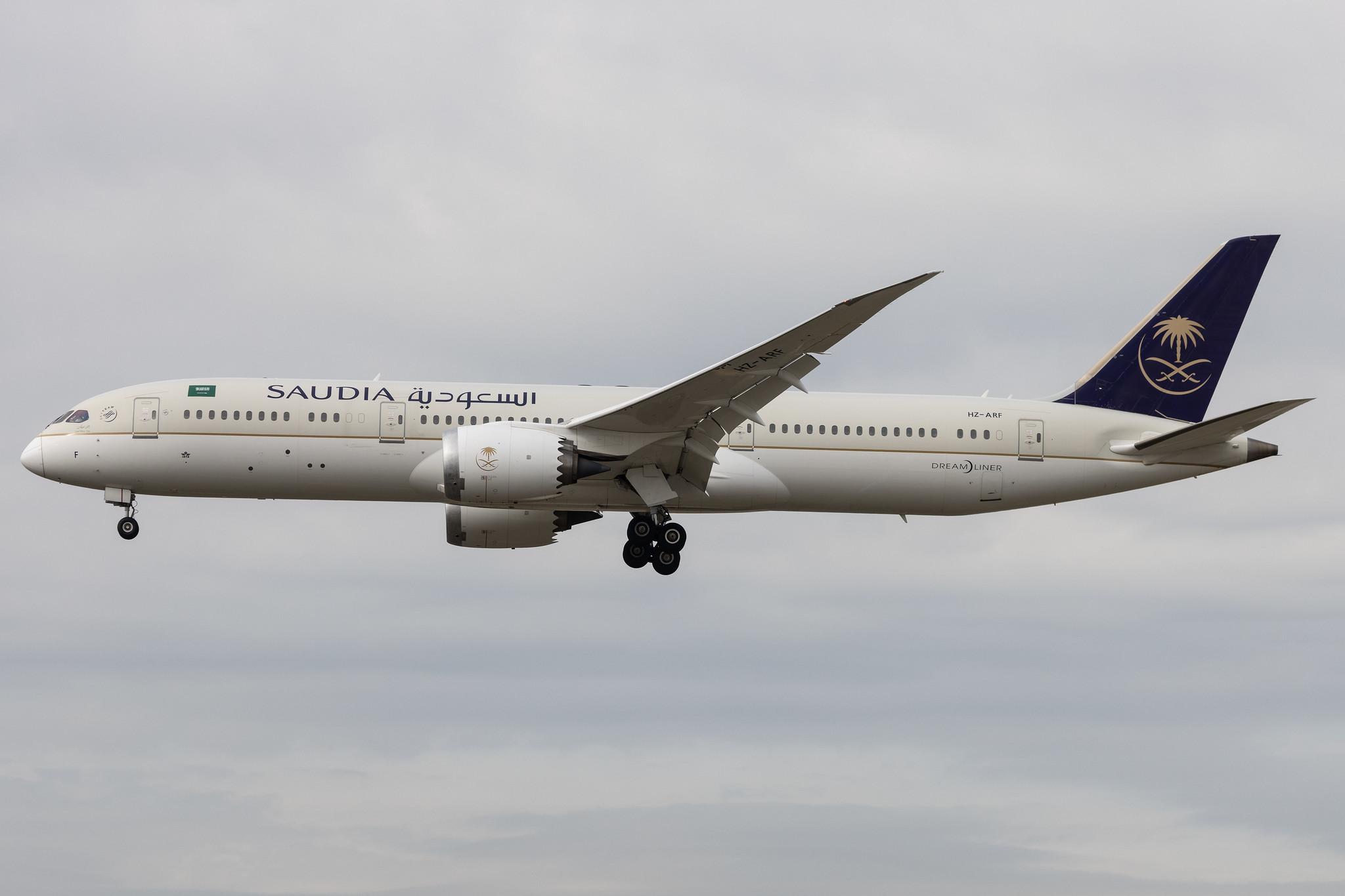 Frankfurt Airport: Saudia (SV / SVA) |  Boeing 787-9 Dreamliner B789 | HZ-ARF | MSN 41549