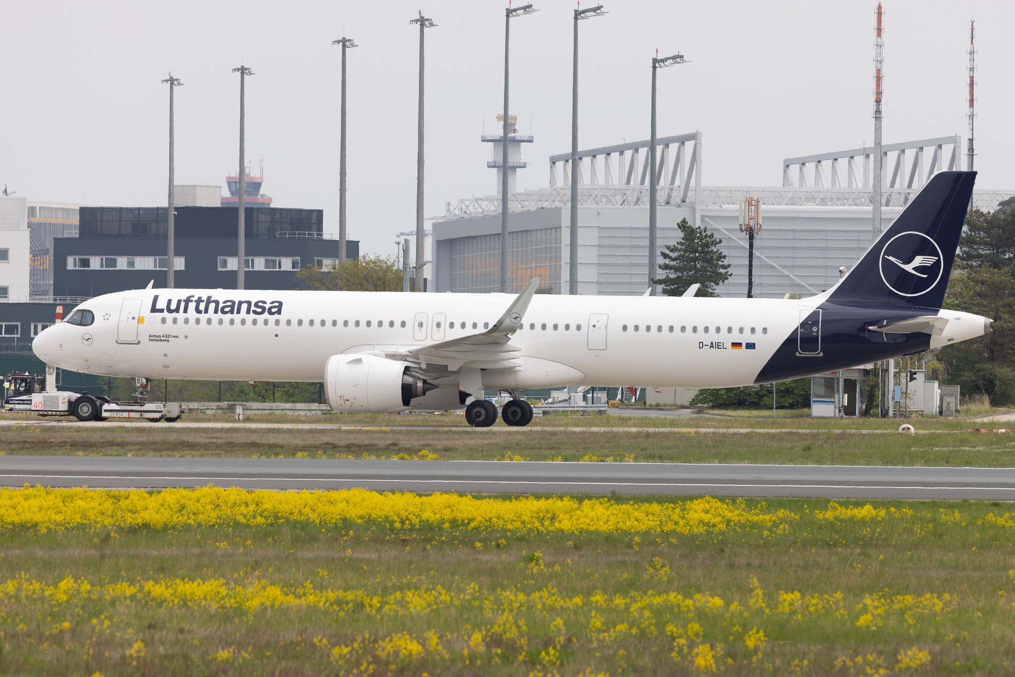 Frankfurt Airport: Lufthansa (LH / DLH) | Airbus A321-271NX A21N | D-AIEL | MSN 10715