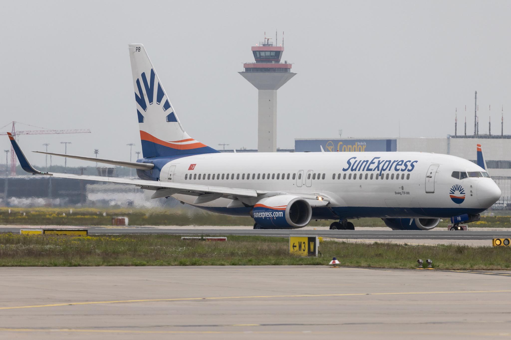 Frankfurt Airport: SunExpress (XQ / SXS) | Boeing 737-86Q B738 | TC-SPB | MSN 30272