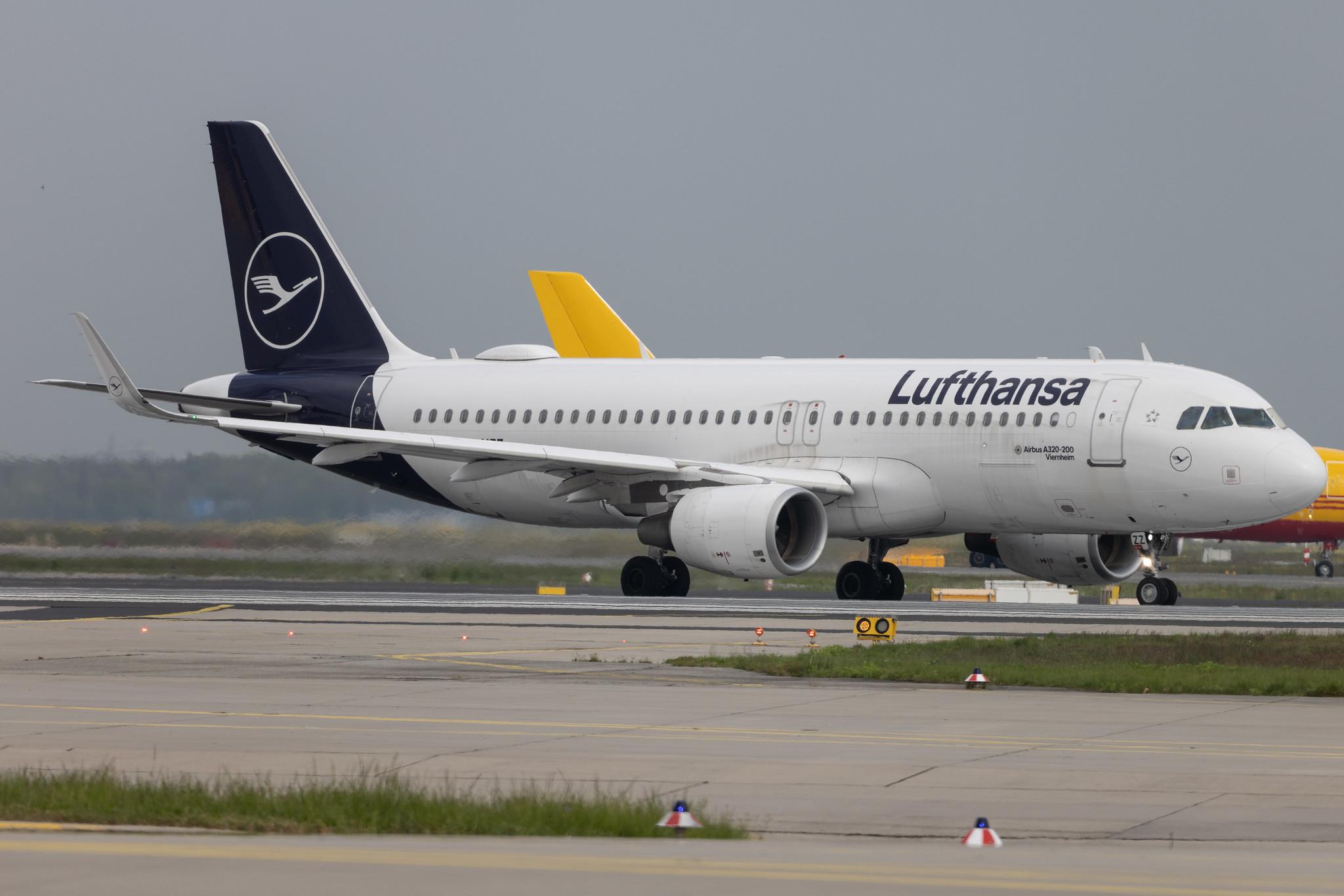 Frankfurt Airport: Lufthansa (LH / DLH) | Airbus A320-214 A320 | D-AIZZ | MSN 5831