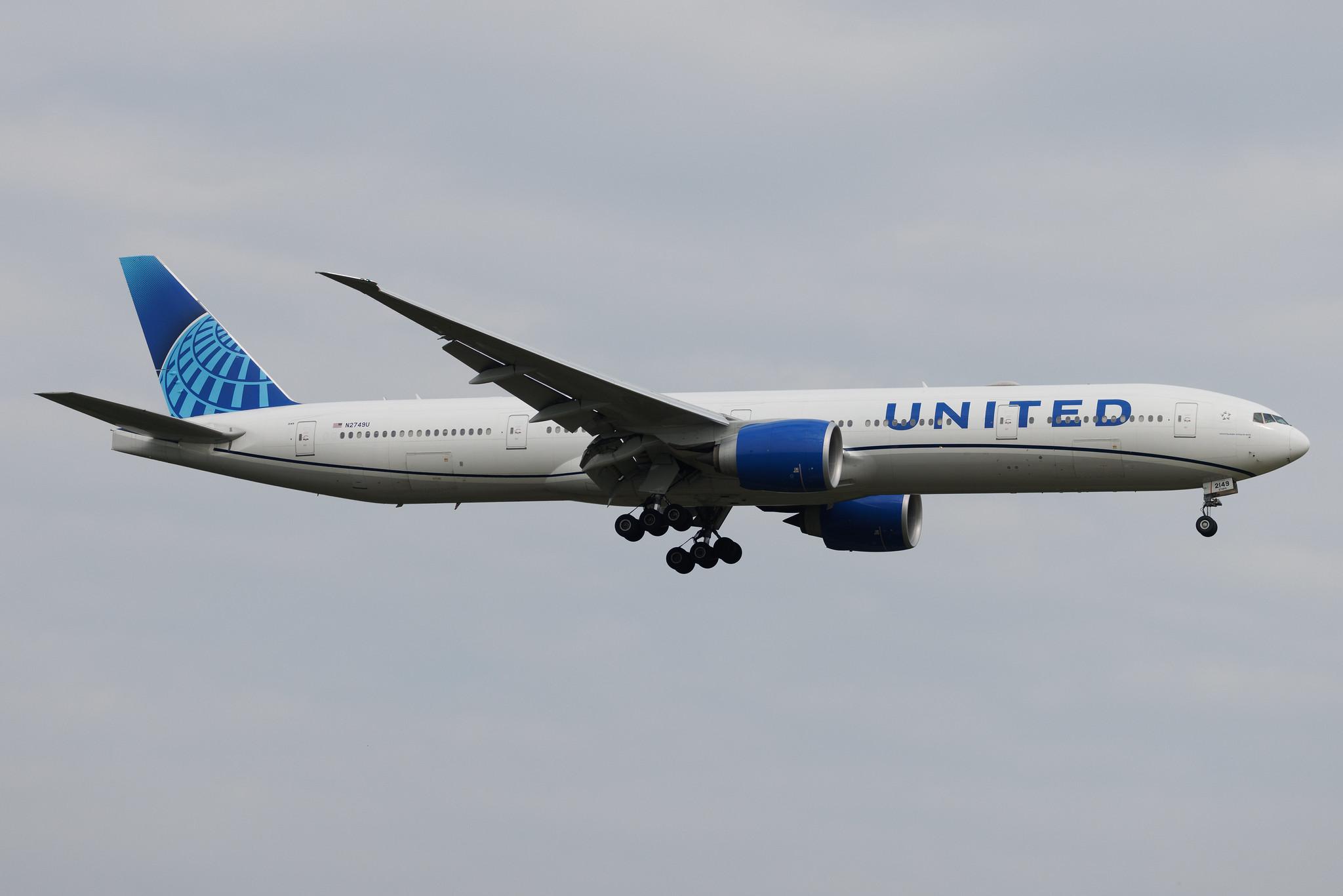 Frankfurt Airport: United Airlines (UA / UAL) | Boeing 777-300(ER) B77W | N2749U | MSN 66589