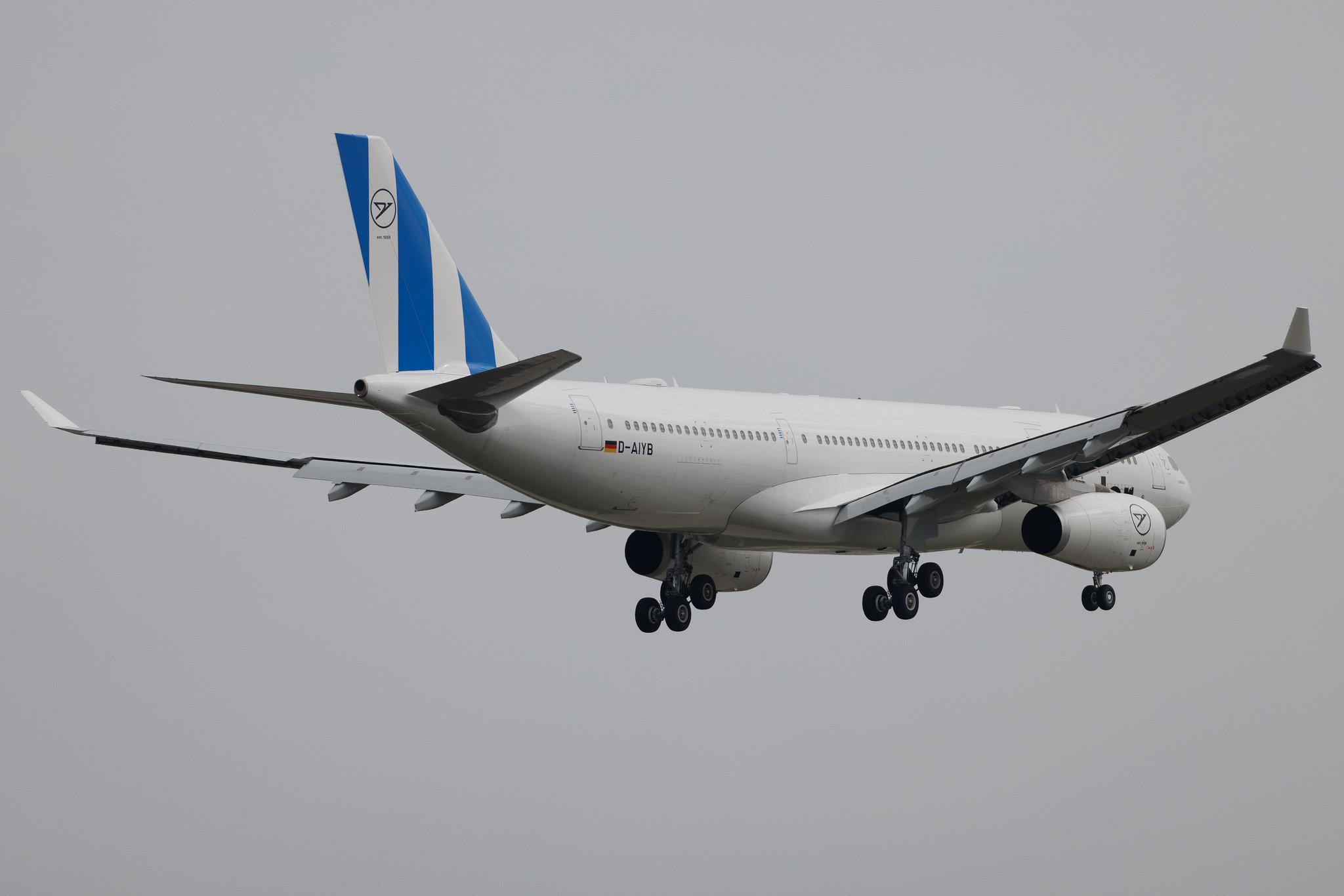 Frankfurt Airport: Condor (DE / CFG) | Airbus A330-243 A332 | D-AIYB | MSN 852