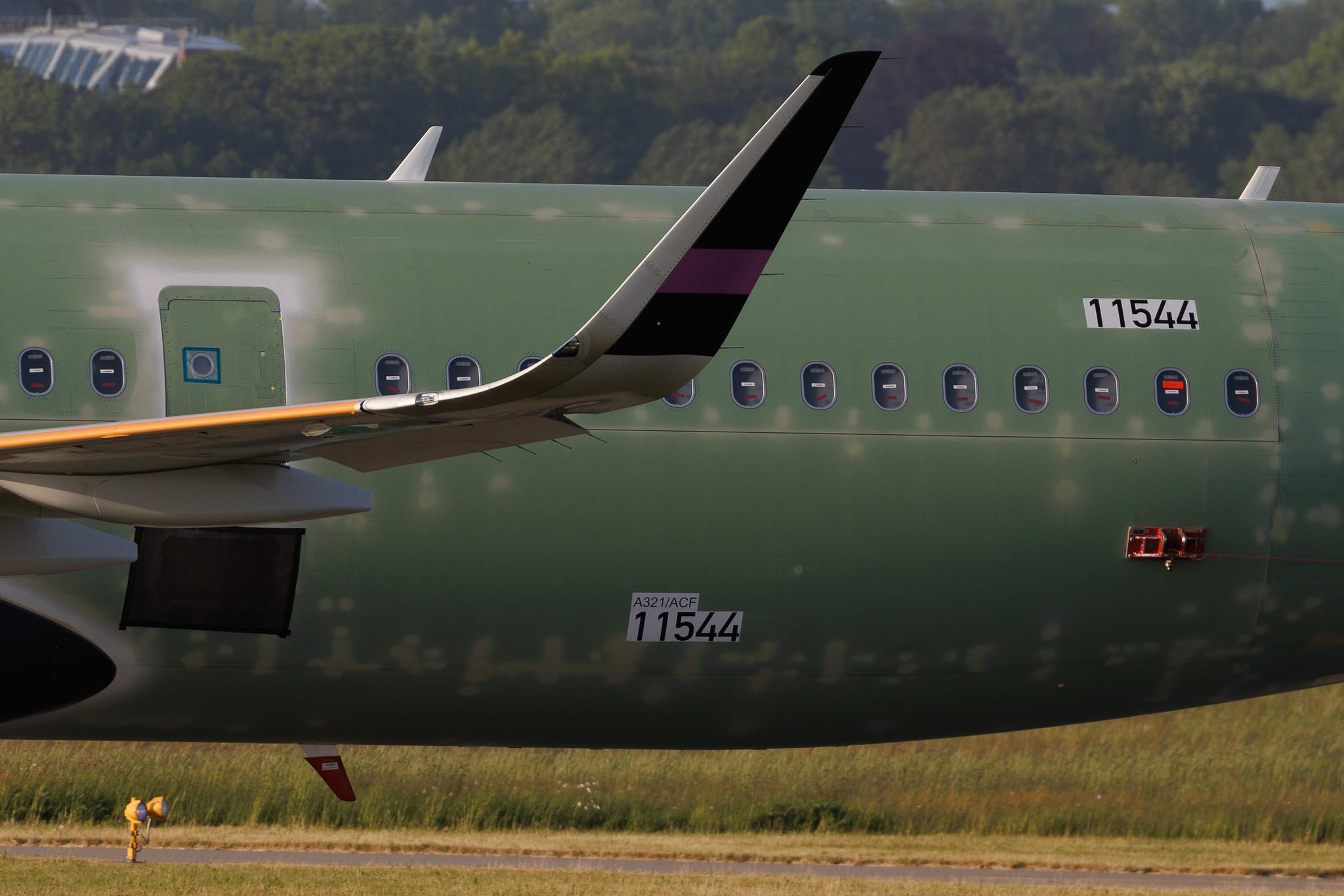 Hamburg Finkenwerder: Volaris (Y4 / VOI) | Airbus A321-271NX A21N | D- | MSN 11544