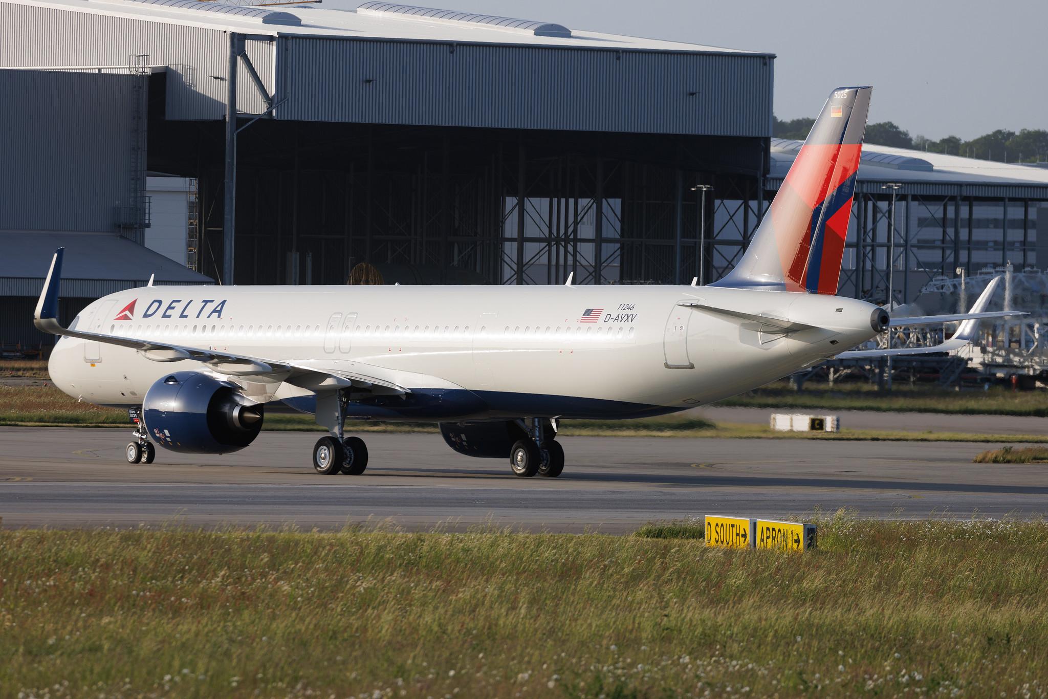 Hamburg Finkenwerder: Delta Air Lines (DL / DAL) | Airbus A321-271NX A21N | D-AVXV | N525DA | MSN 11246