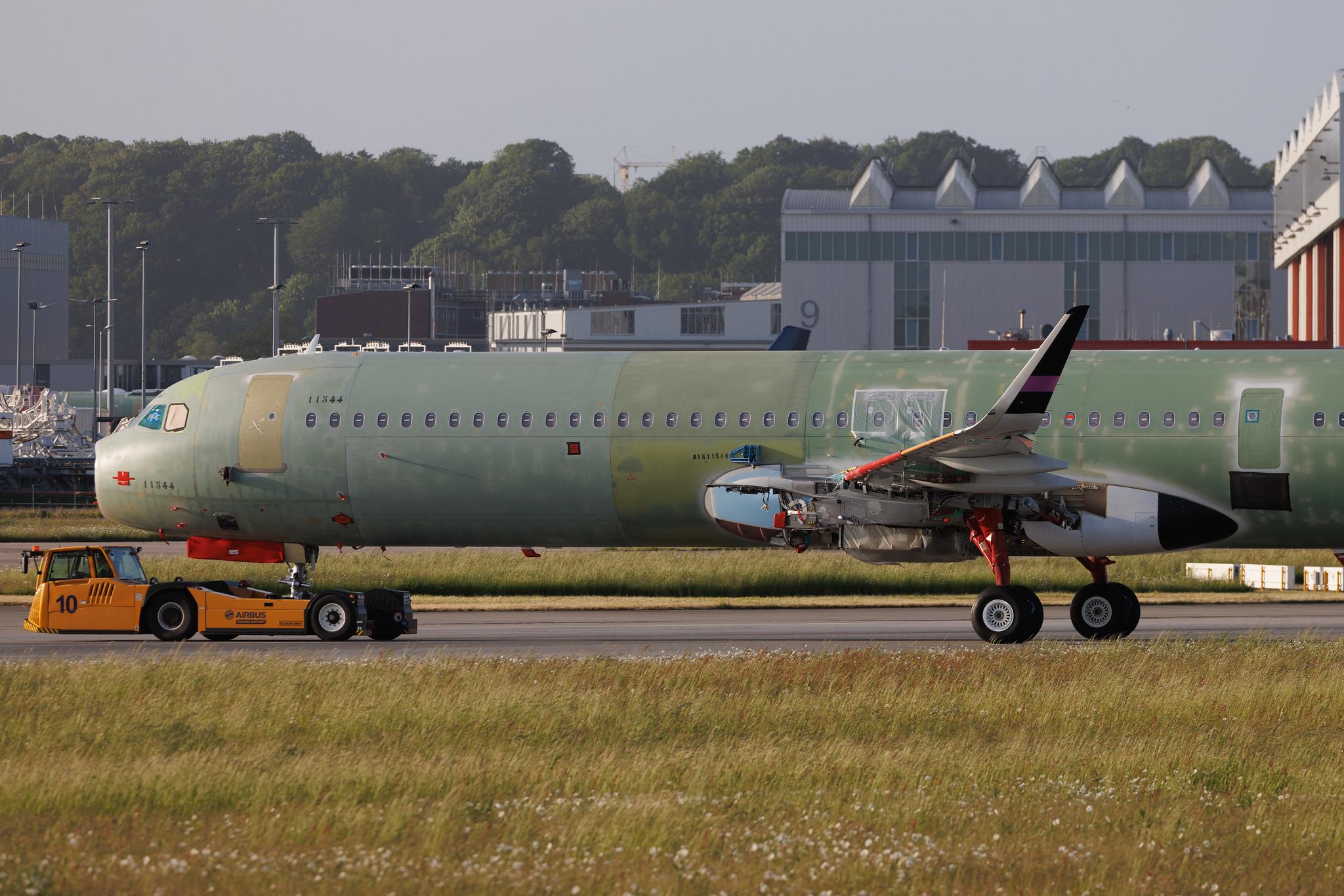 Hamburg Finkenwerder: Volaris (Y4 / VOI) | Airbus A321-271NX A21N | D- | MSN 11544