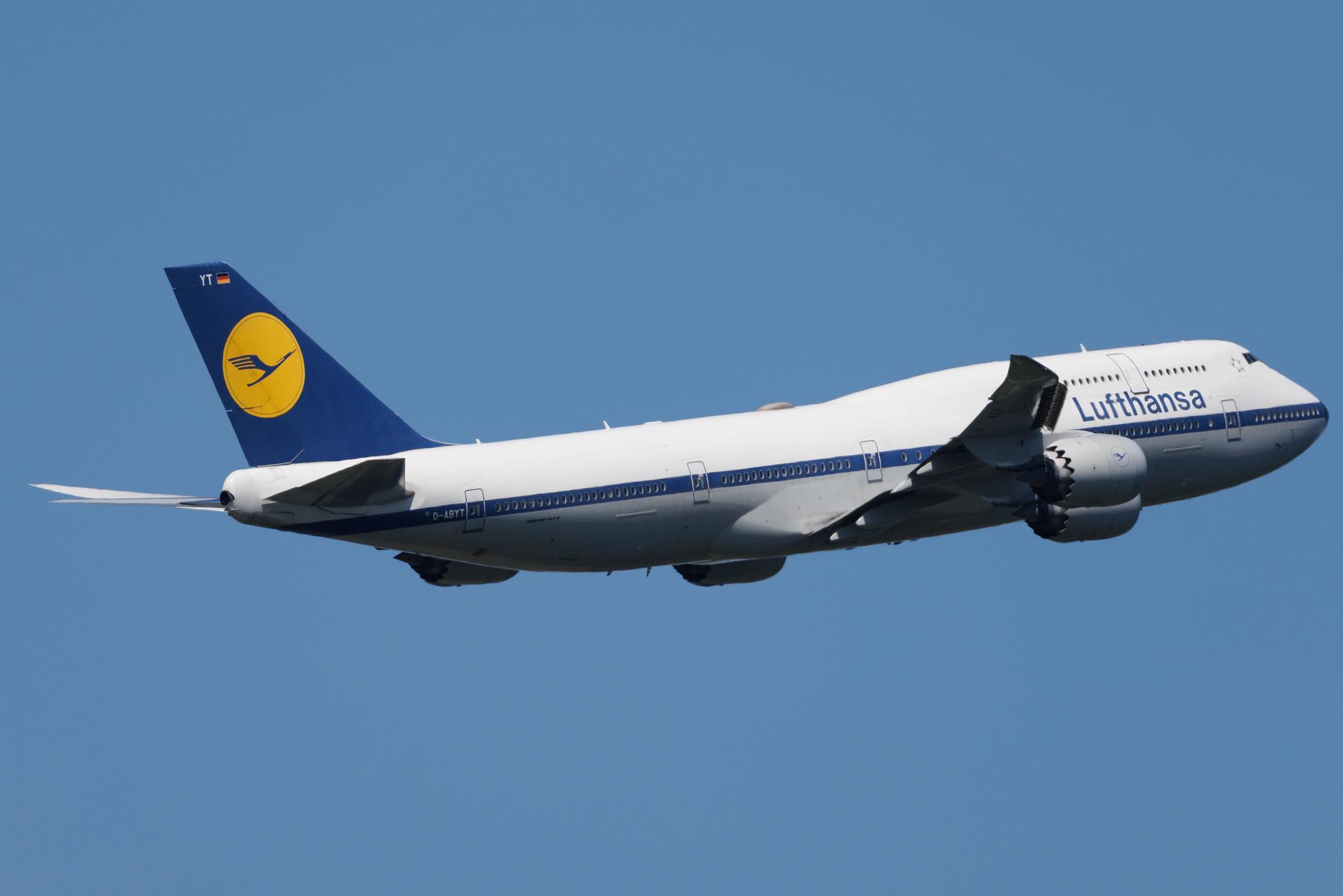 Frankfurt Airport: Lufthansa (LH / DLH) | Livery: Retro Livery | Boeing 747-830 B748 | D-ABYT | MSN 37844