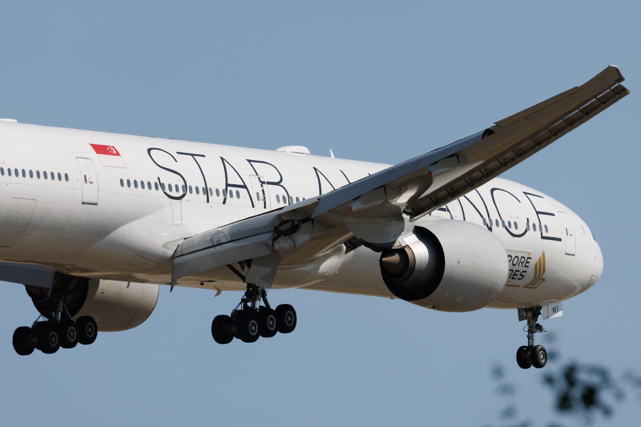 Frankfurt Airport: Singapore Airlines (SQ / SIA) | Livery: Star Alliance livery | Boeing 777-312(ER) B77W | 9V-SWI | MSN 34574
