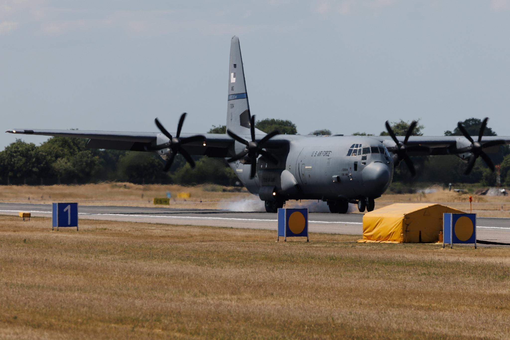 Fliegerhorst Hohn: United States Air Force (USAF) | Lockheed Martin C-130J-30 Hercules C130 | 17-5904 | MSN 382-5904