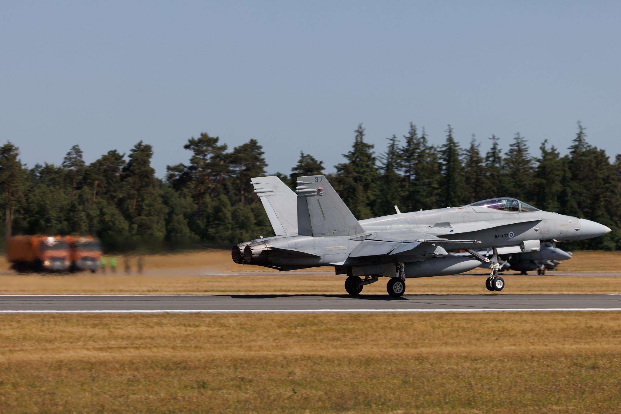 Fliegerhorst Hohn: Finland - Air Force | McDonnell Douglas F/A-18C Hornet F18 | HN-437 | MSN 1447/FNC037