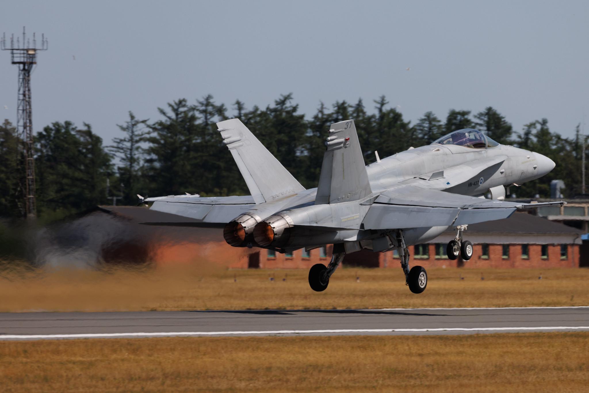 Fliegerhorst Hohn: Finland - Air Force | McDonnell Douglas F/A-18C Hornet F18 | HN-437 | MSN 1447/FNC037