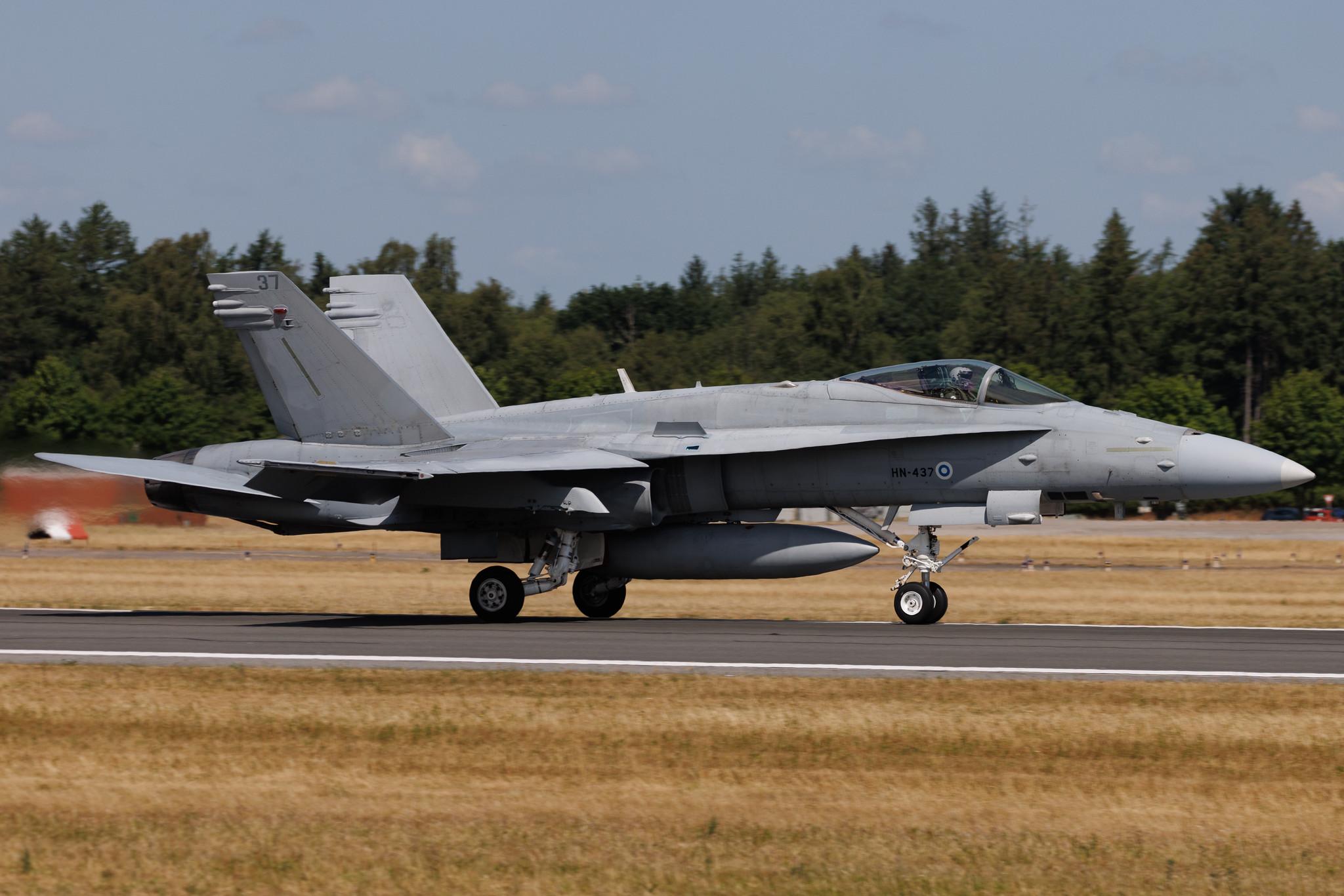 Fliegerhorst Hohn: Finland - Air Force | McDonnell Douglas F/A-18C Hornet F18 | HN-437 | MSN 1447/FNC037